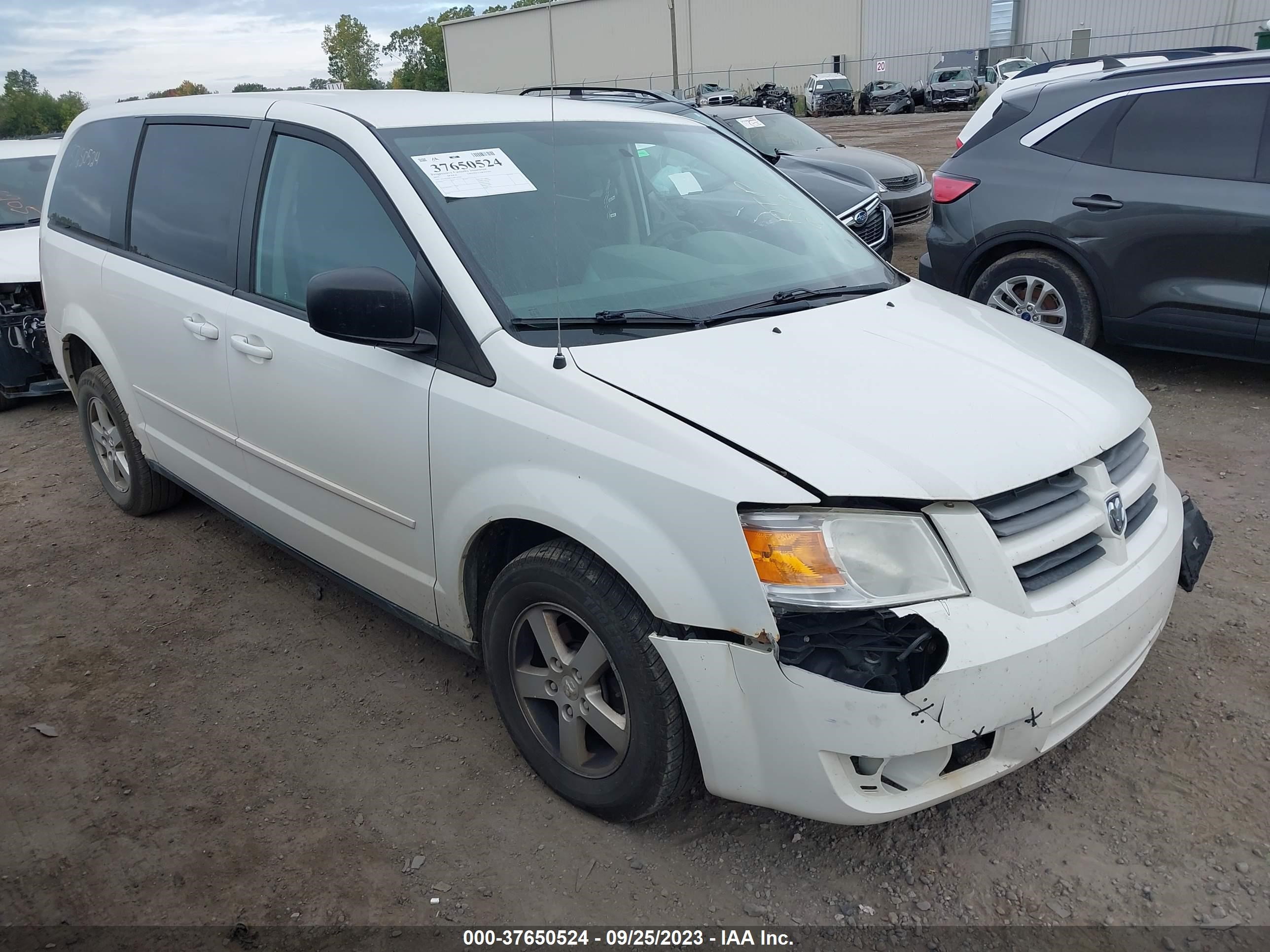 Photo 0 VIN: 2D4RN4DEXAR145529 - DODGE CARAVAN 