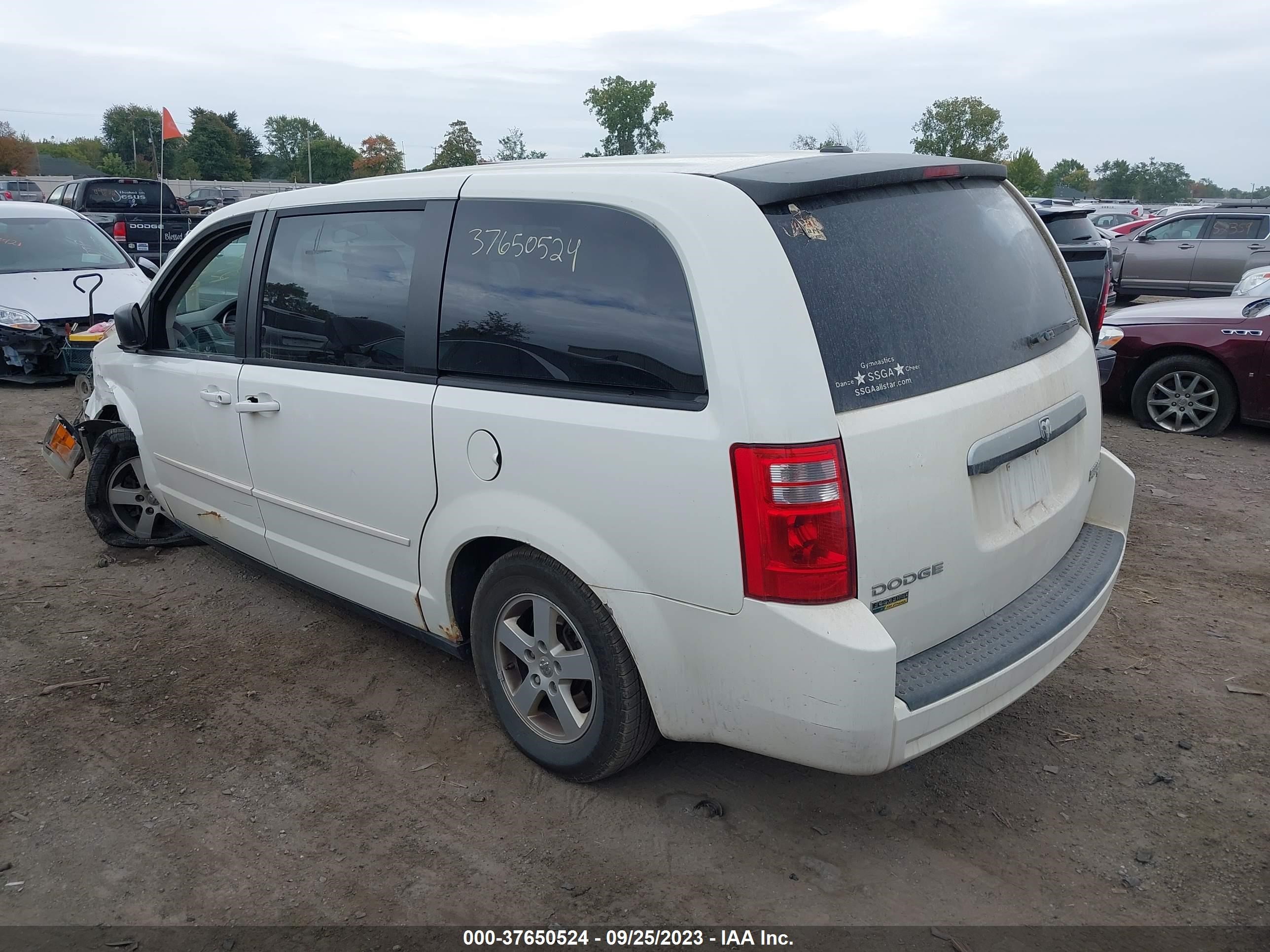 Photo 2 VIN: 2D4RN4DEXAR145529 - DODGE CARAVAN 