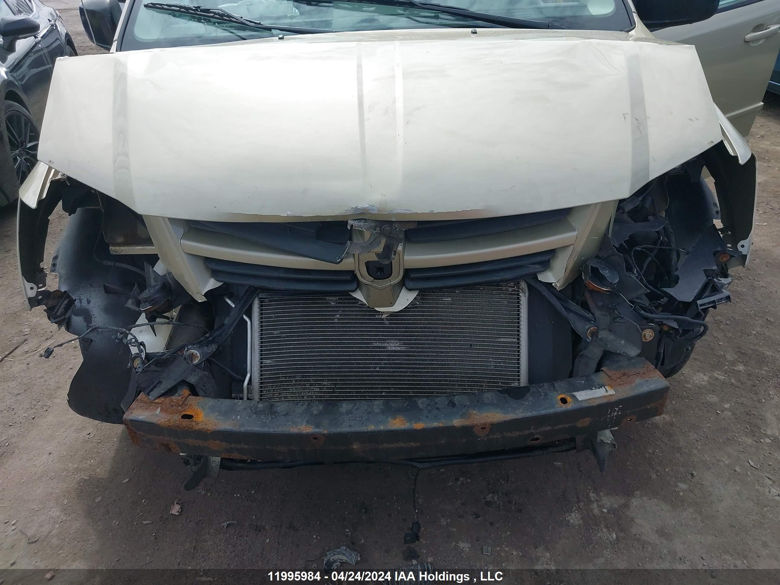 Photo 5 VIN: 2D4RN4DEXAR468494 - DODGE CARAVAN 