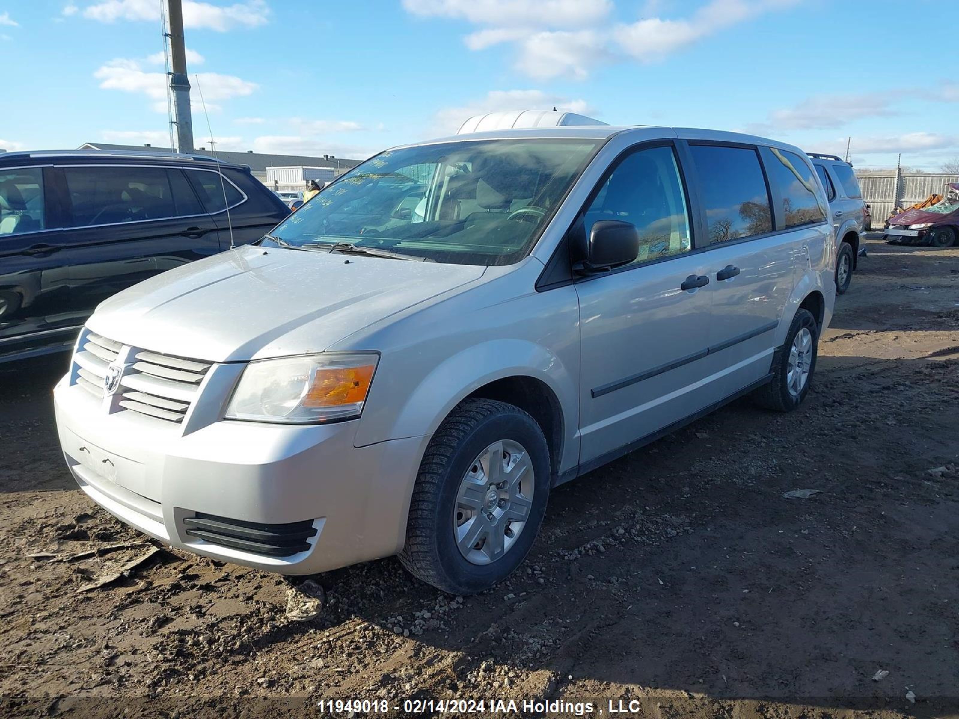 Photo 1 VIN: 2D4RN4DEXAR481844 - DODGE CARAVAN 