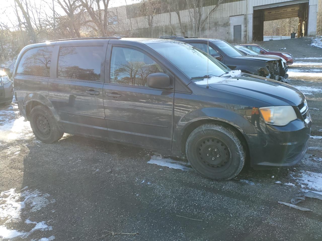 Photo 3 VIN: 2D4RN4DG0BR793108 - DODGE CARAVAN 