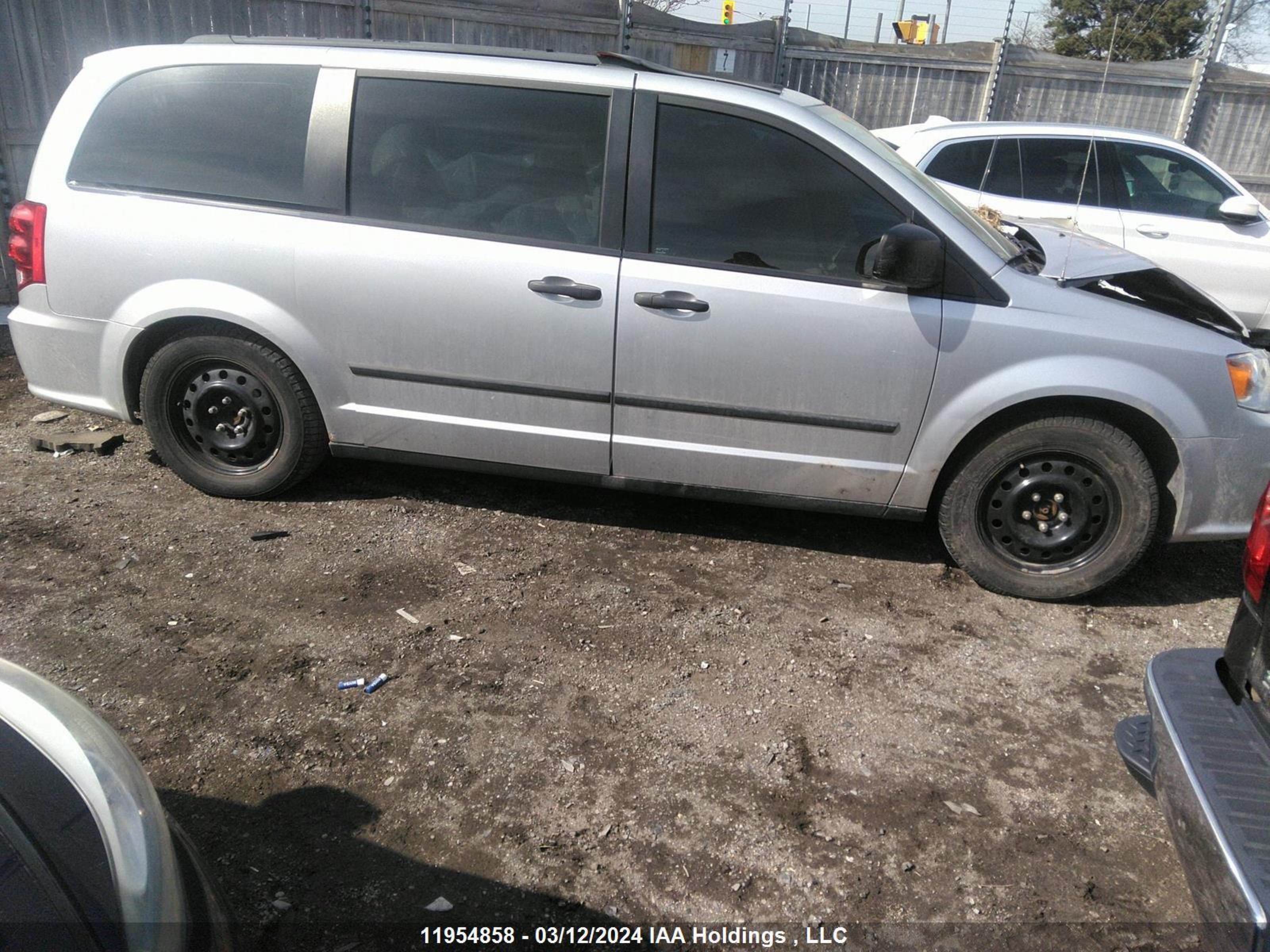 Photo 11 VIN: 2D4RN4DG1BR769495 - DODGE CARAVAN 