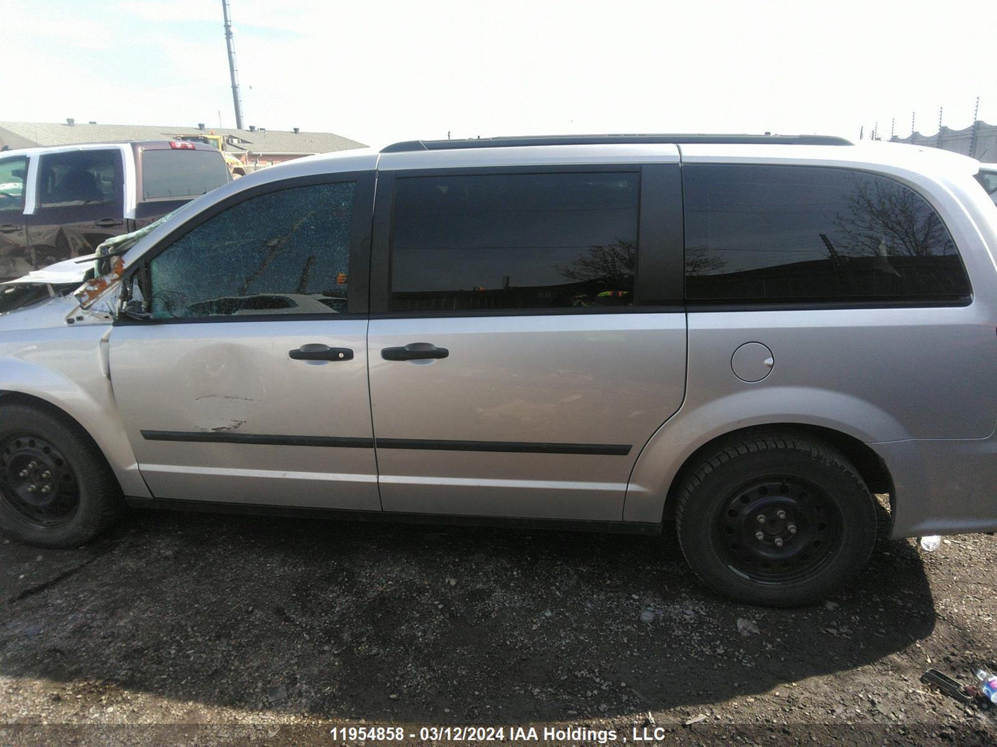 Photo 12 VIN: 2D4RN4DG1BR769495 - DODGE CARAVAN 