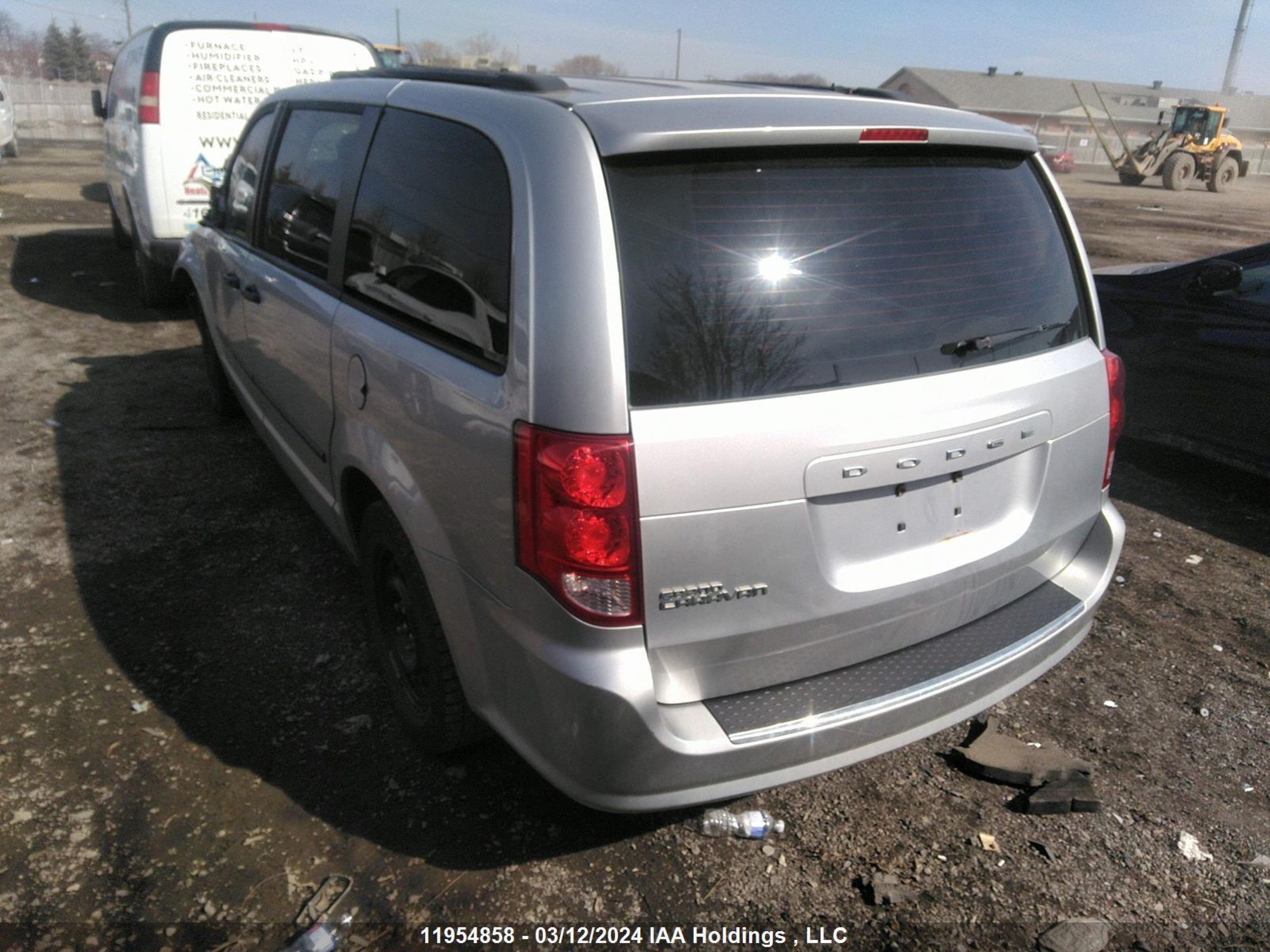 Photo 2 VIN: 2D4RN4DG1BR769495 - DODGE CARAVAN 