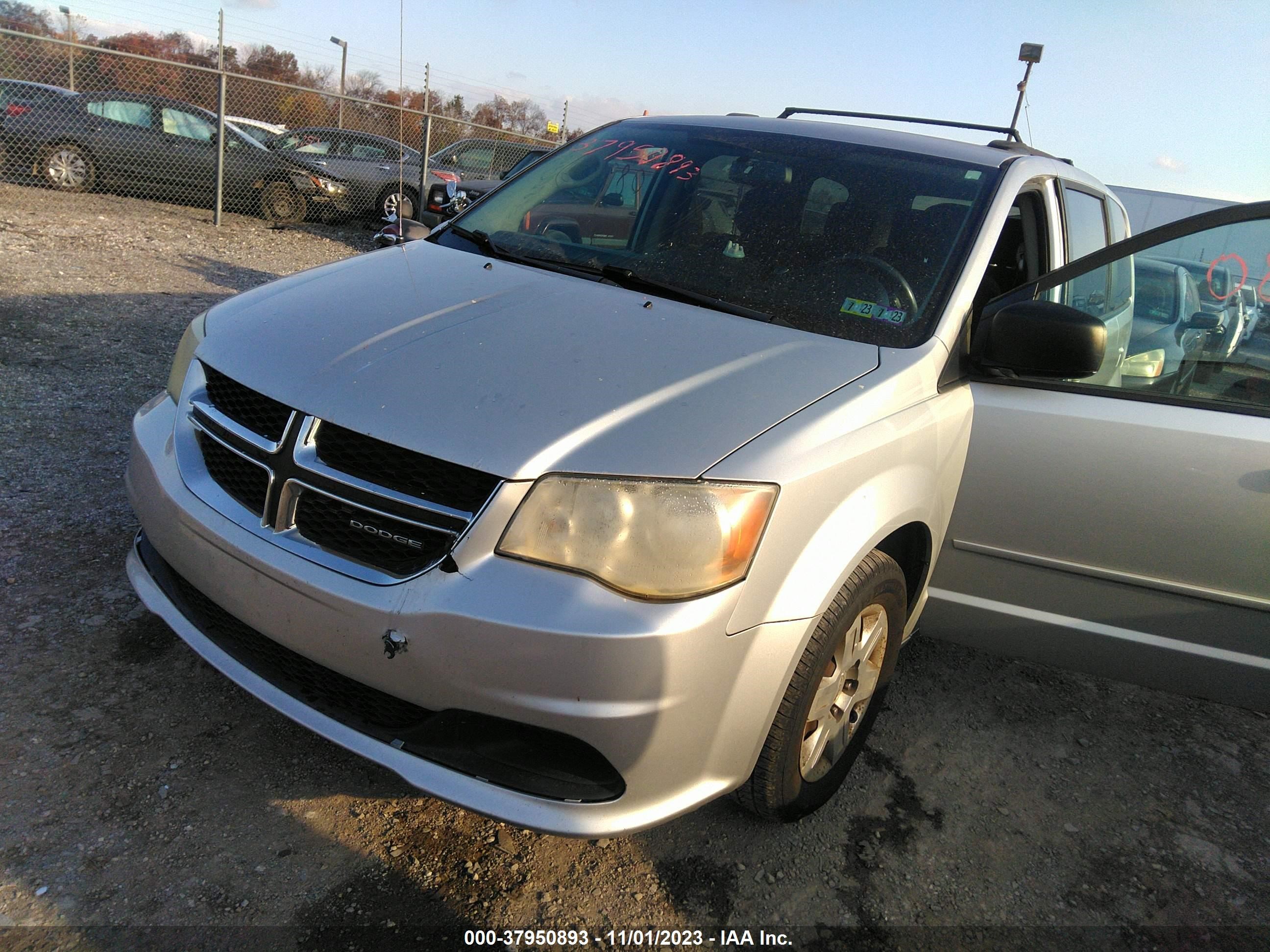 Photo 5 VIN: 2D4RN4DG2BR601896 - DODGE CARAVAN 