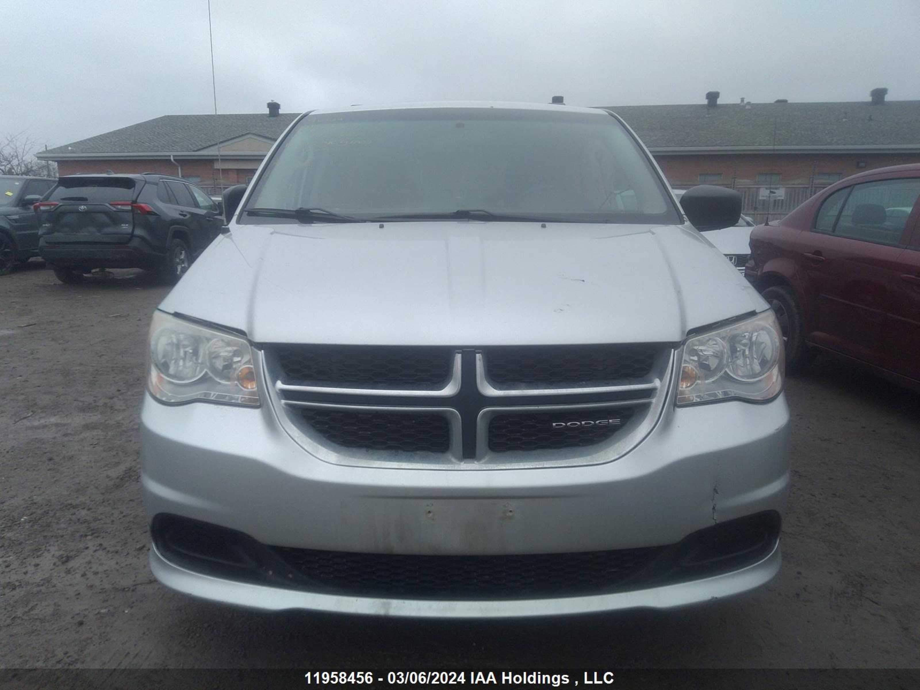 Photo 10 VIN: 2D4RN4DG2BR793725 - DODGE CARAVAN 