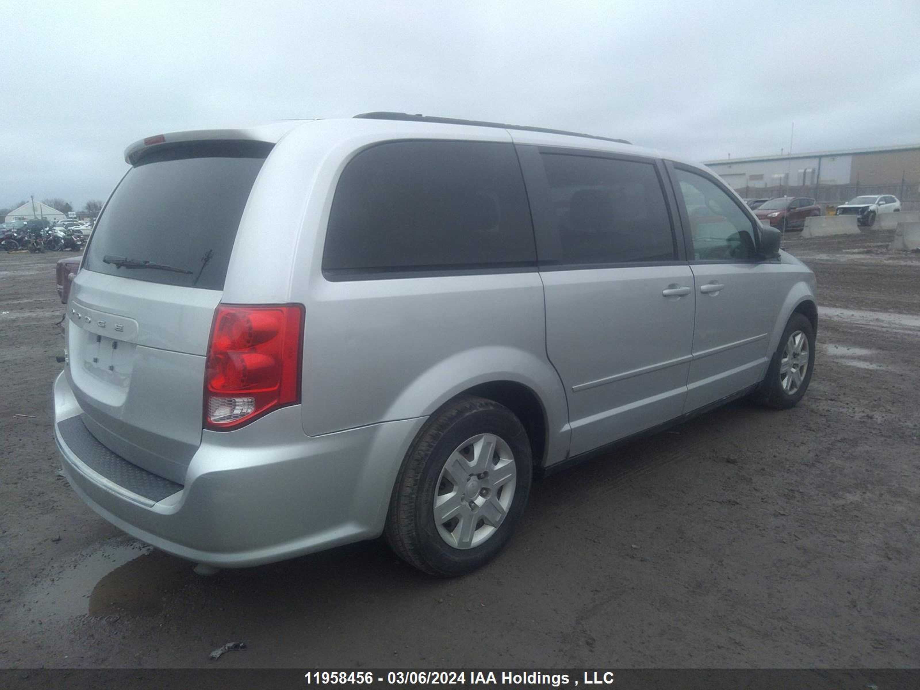 Photo 3 VIN: 2D4RN4DG2BR793725 - DODGE CARAVAN 