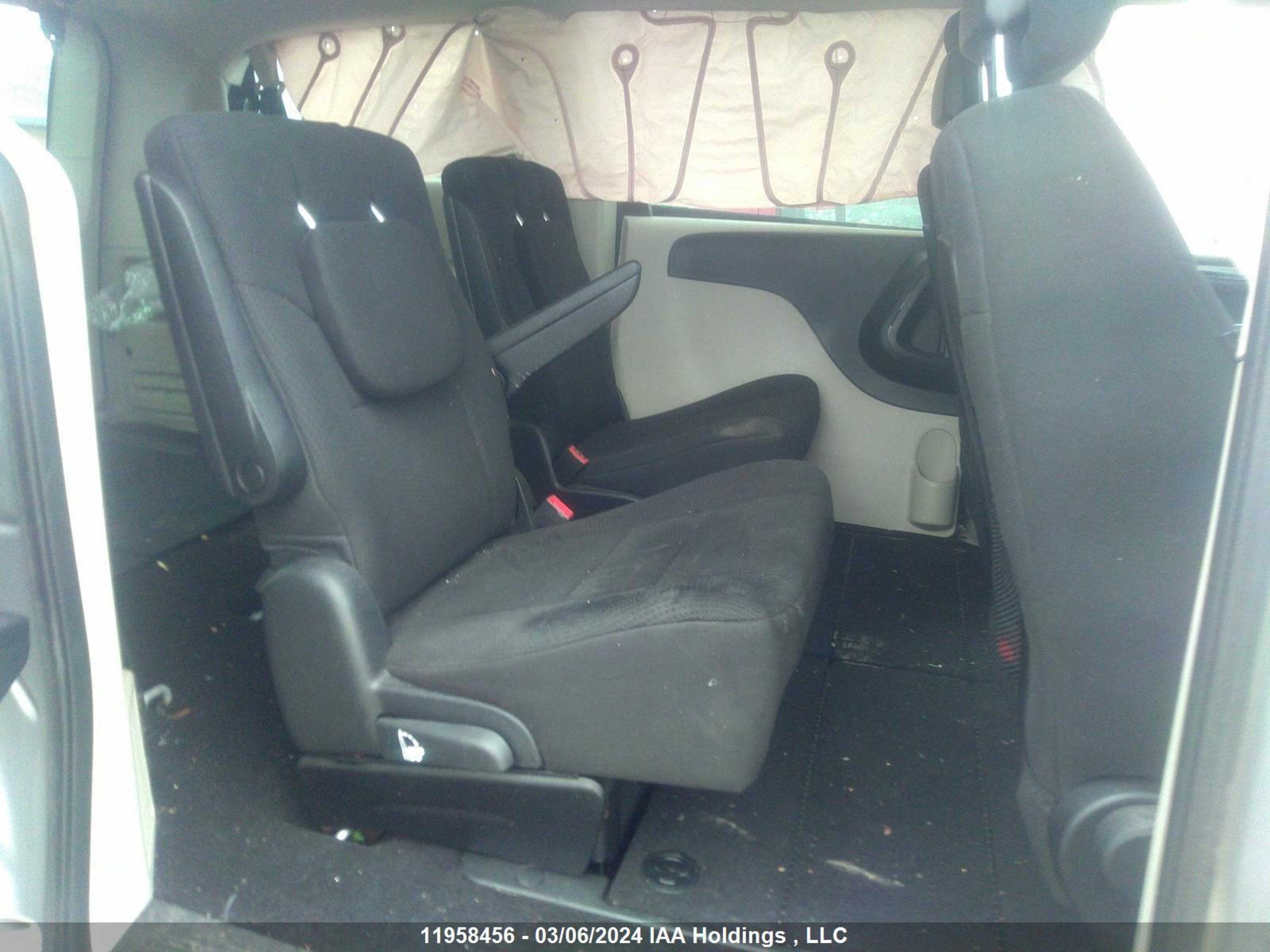 Photo 7 VIN: 2D4RN4DG2BR793725 - DODGE CARAVAN 