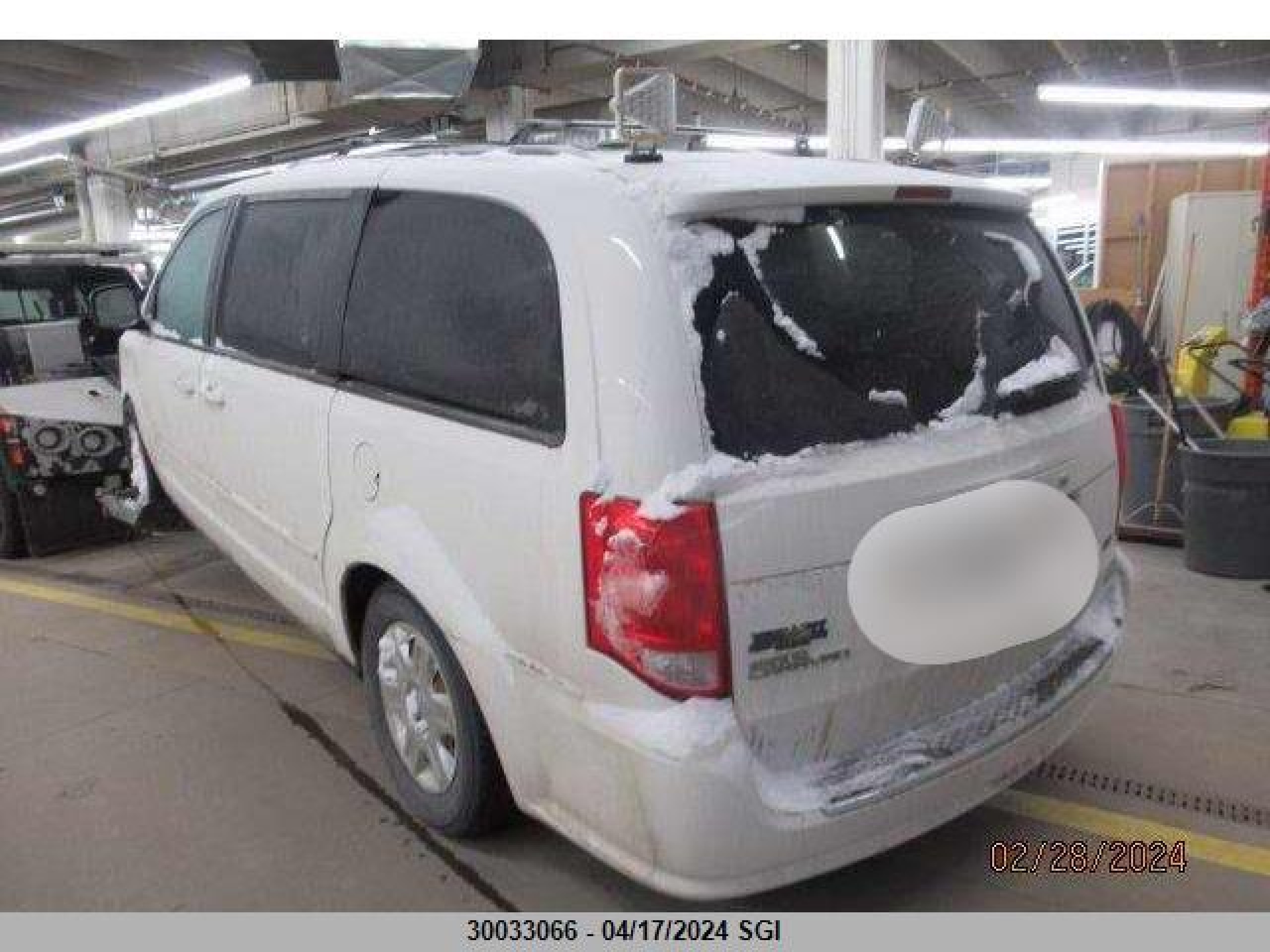 Photo 2 VIN: 2D4RN4DG4BR756613 - DODGE CARAVAN 