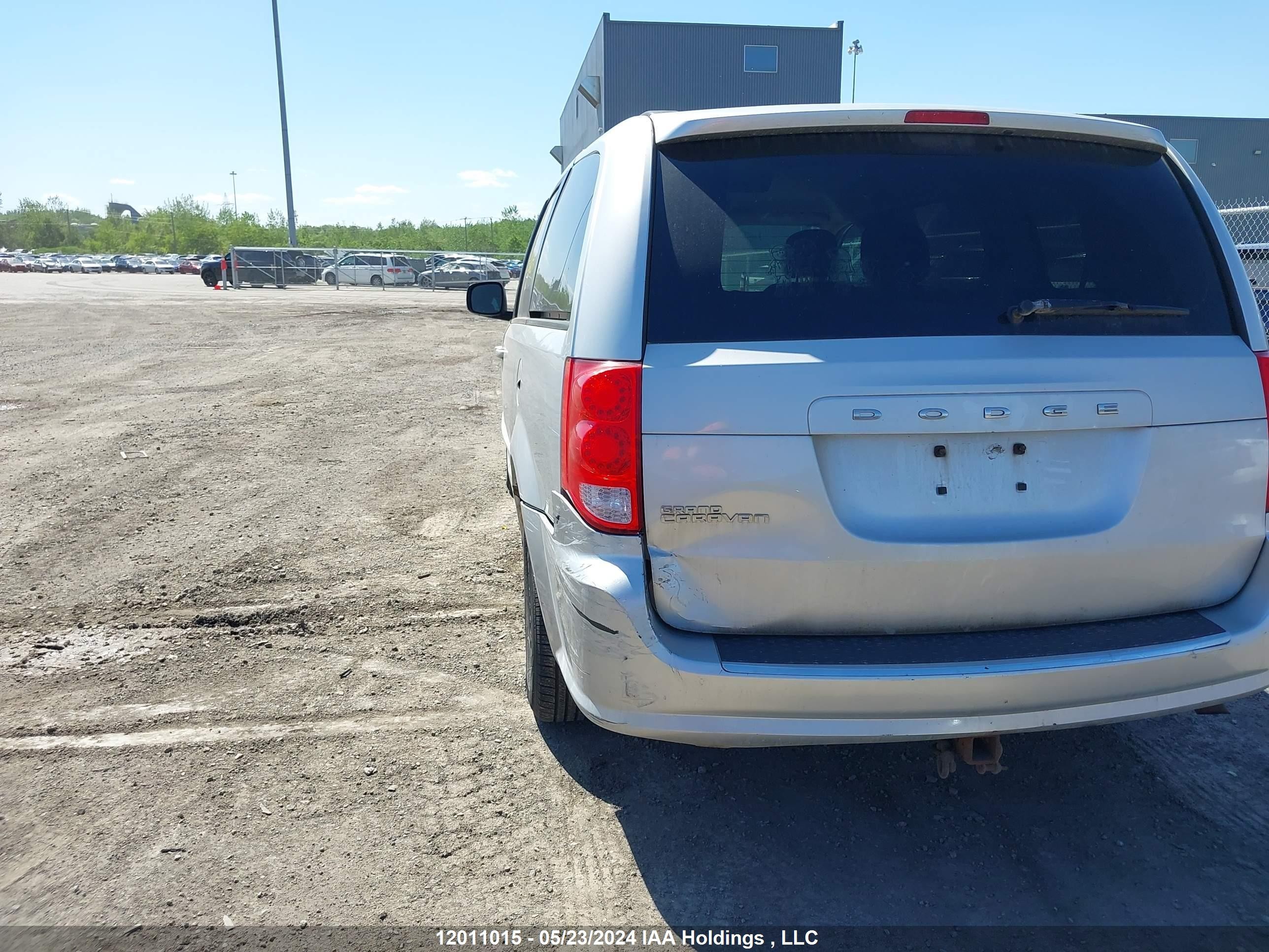 Photo 11 VIN: 2D4RN4DG5BR632091 - DODGE CARAVAN 