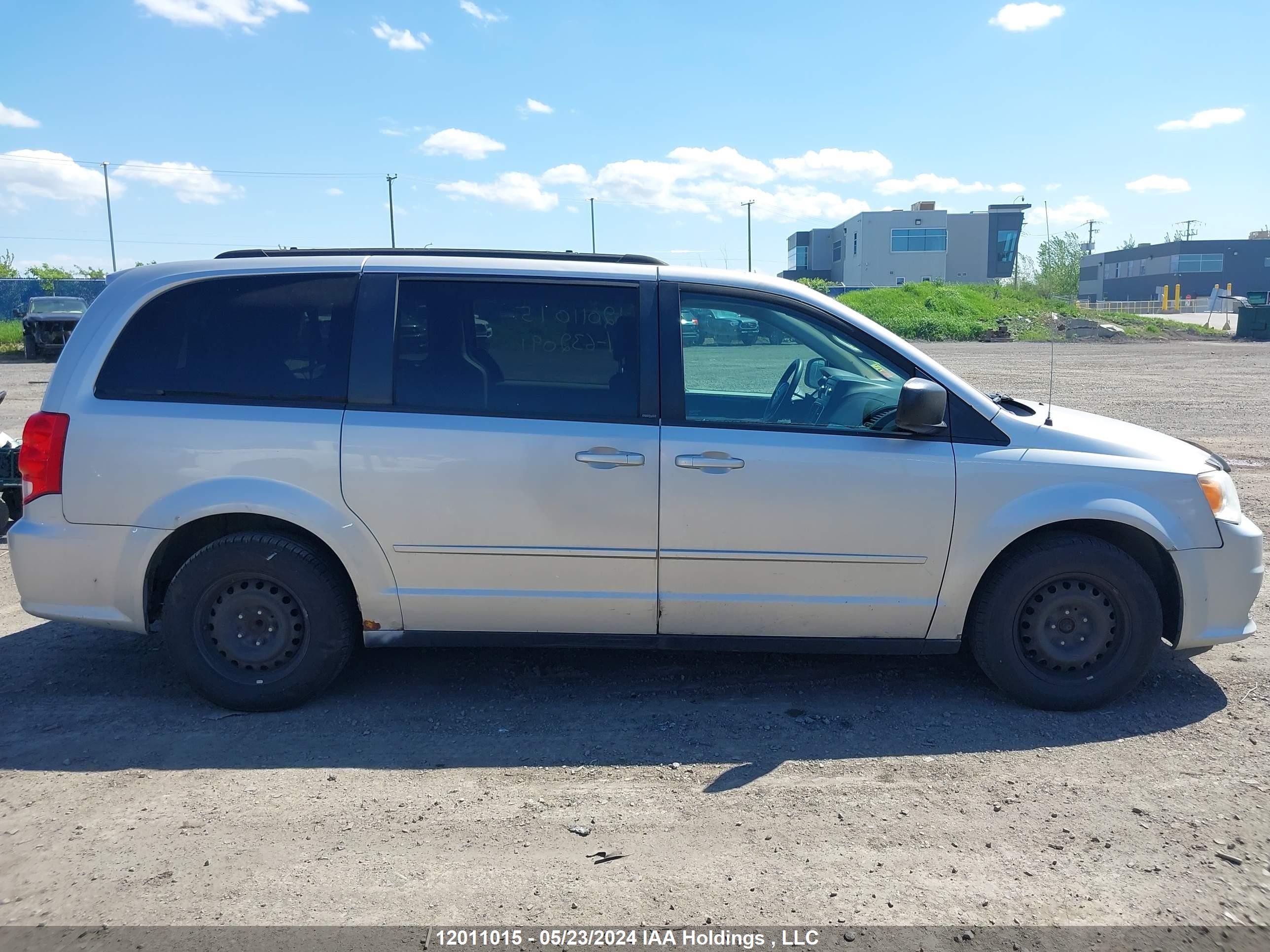 Photo 13 VIN: 2D4RN4DG5BR632091 - DODGE CARAVAN 