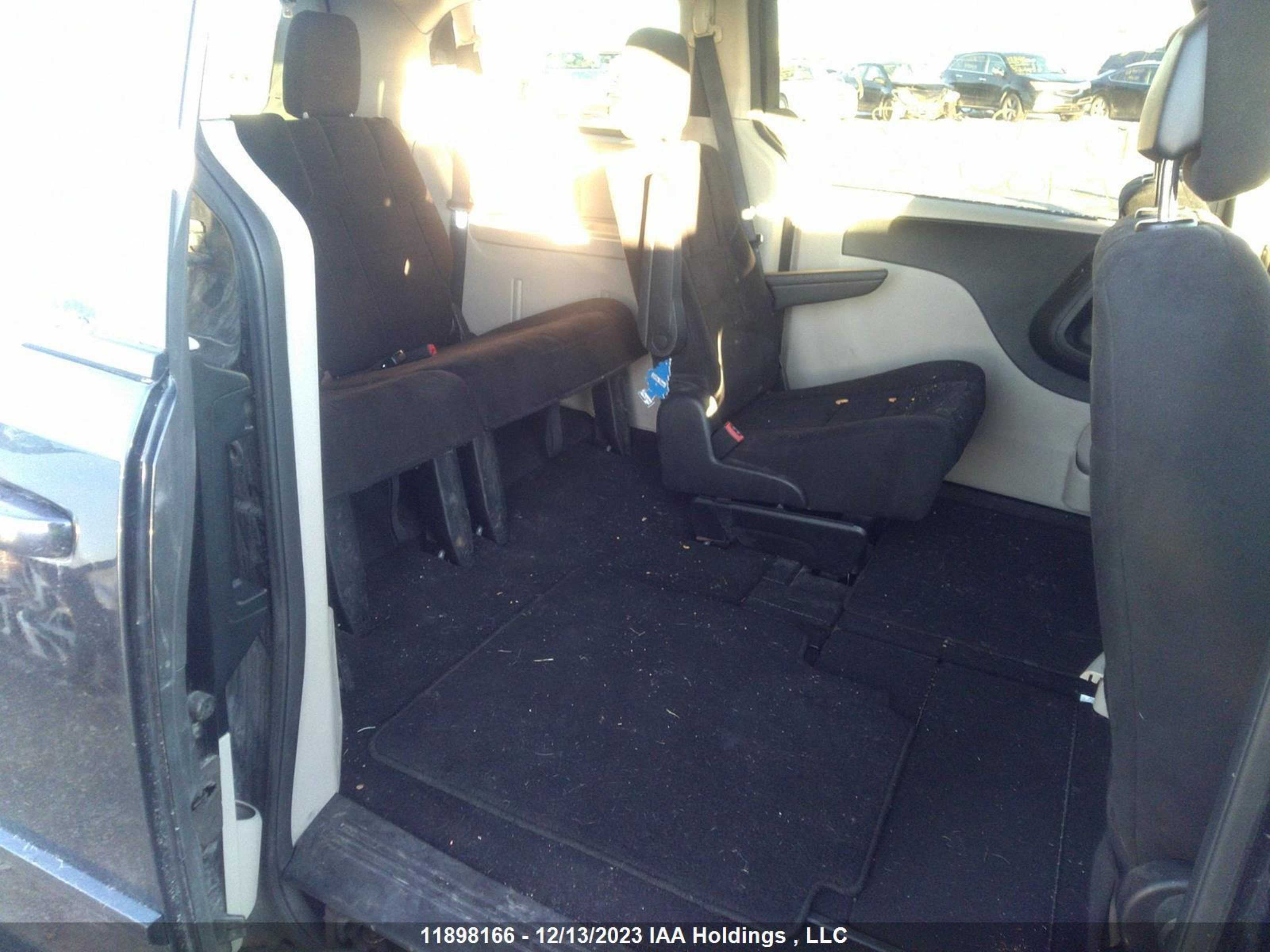 Photo 7 VIN: 2D4RN4DG5BR708182 - DODGE CARAVAN 