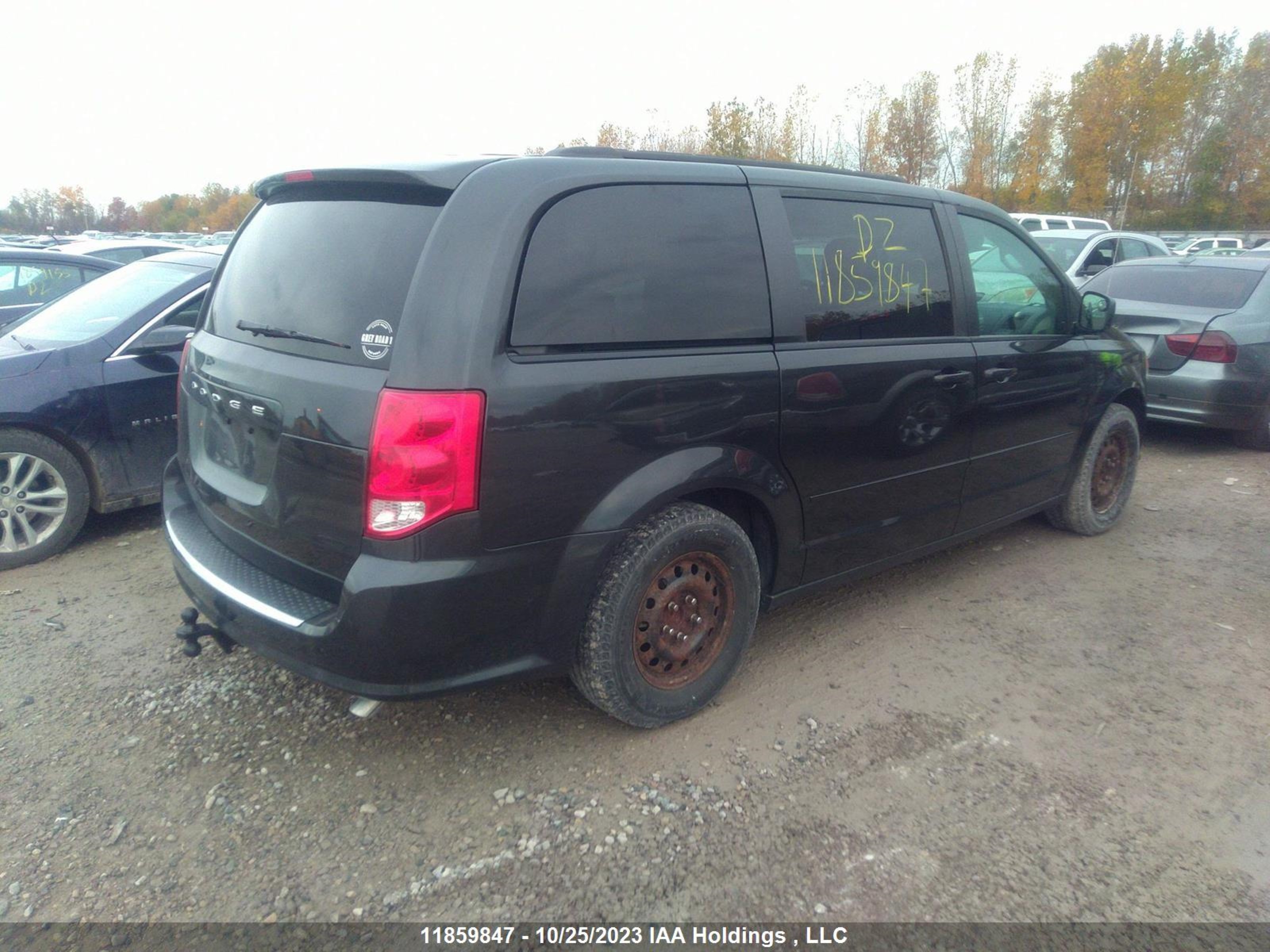 Photo 3 VIN: 2D4RN4DG5BR729629 - DODGE CARAVAN 