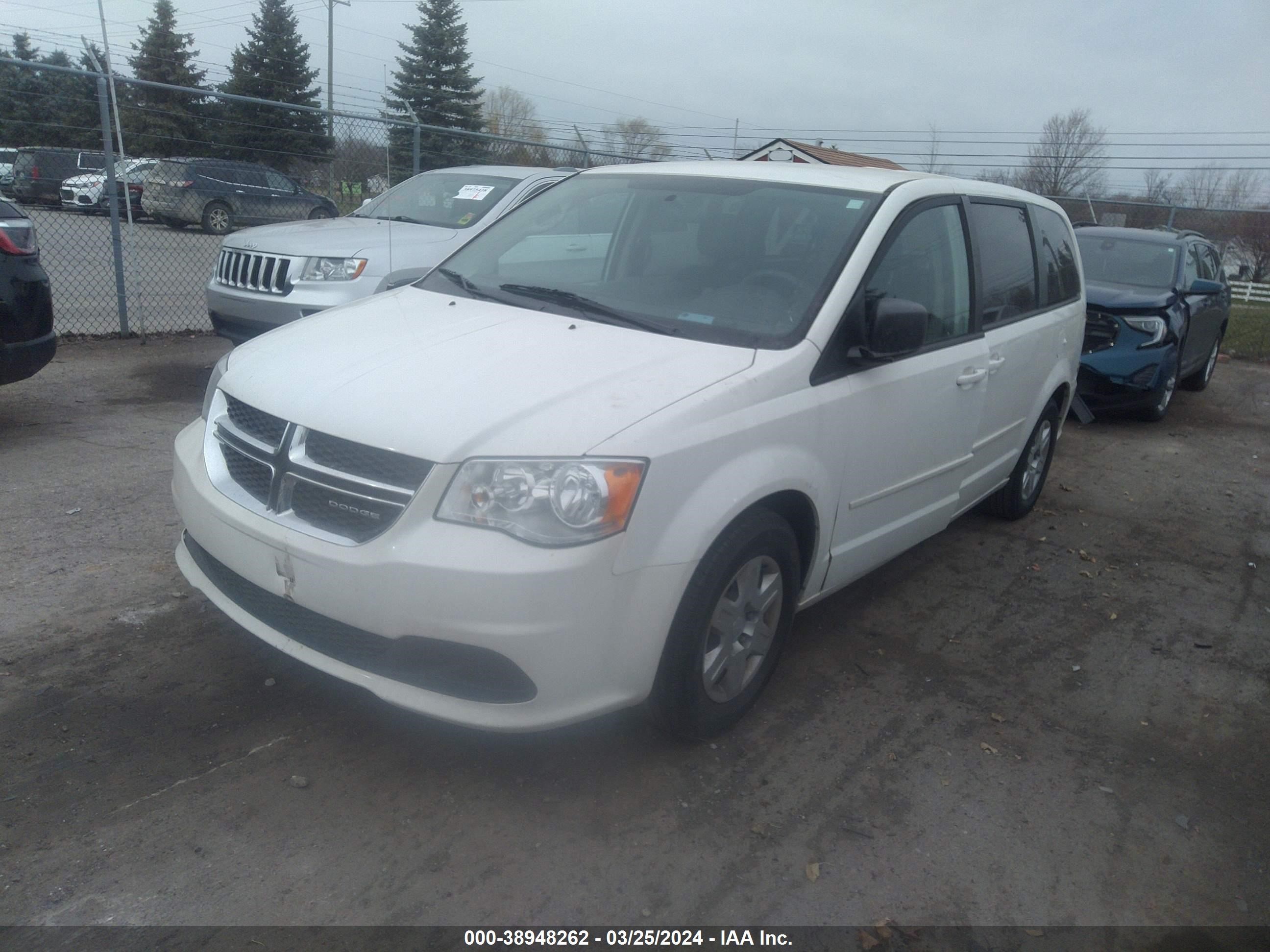 Photo 1 VIN: 2D4RN4DG6BR680215 - DODGE CARAVAN 