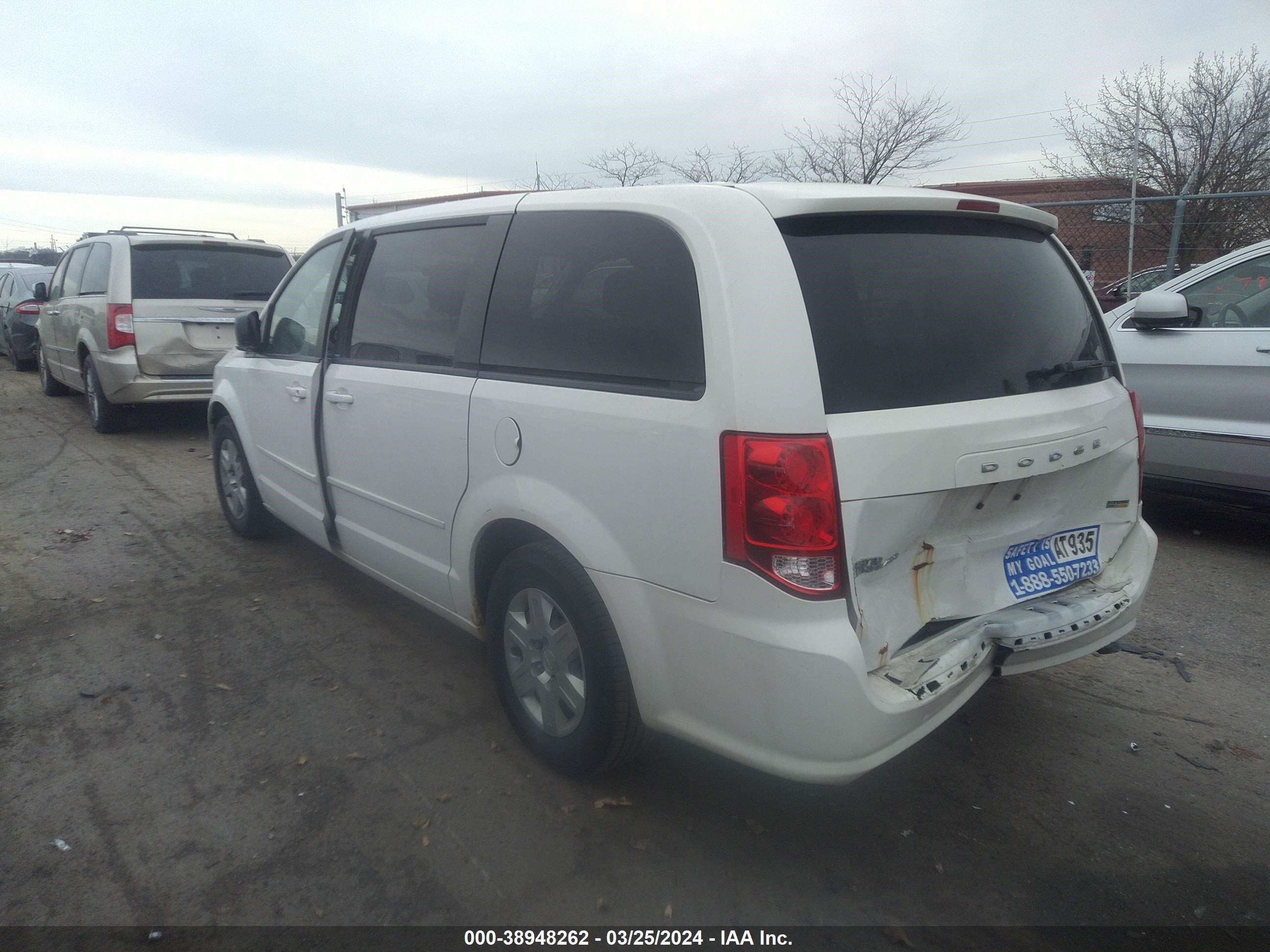 Photo 2 VIN: 2D4RN4DG6BR680215 - DODGE CARAVAN 