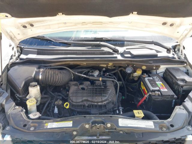 Photo 9 VIN: 2D4RN4DG7BR697542 - DODGE GRAND CARAVAN 