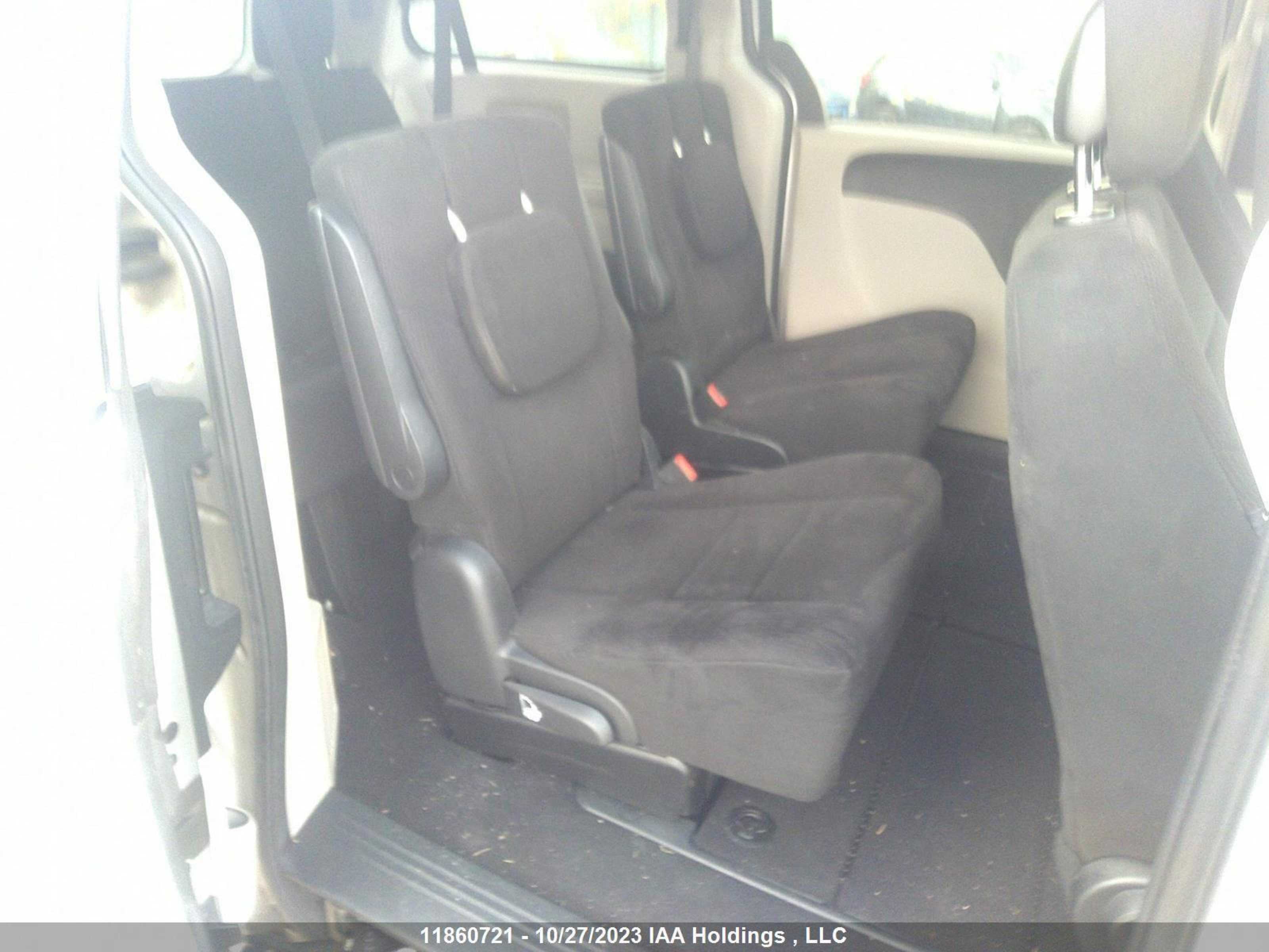 Photo 7 VIN: 2D4RN4DG7BR730880 - DODGE CARAVAN 