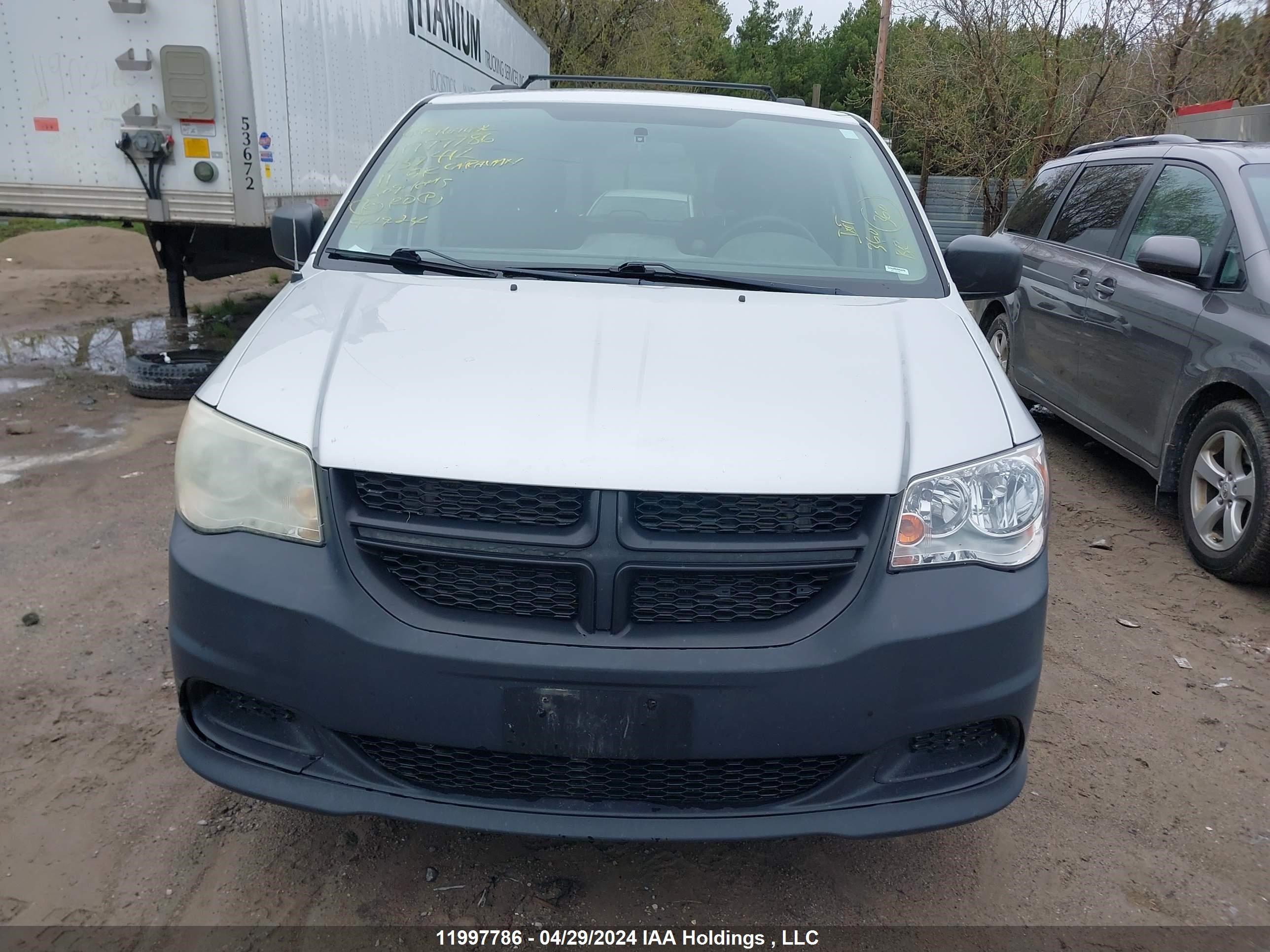 Photo 9 VIN: 2D4RN4DG9BR737412 - DODGE CARAVAN 