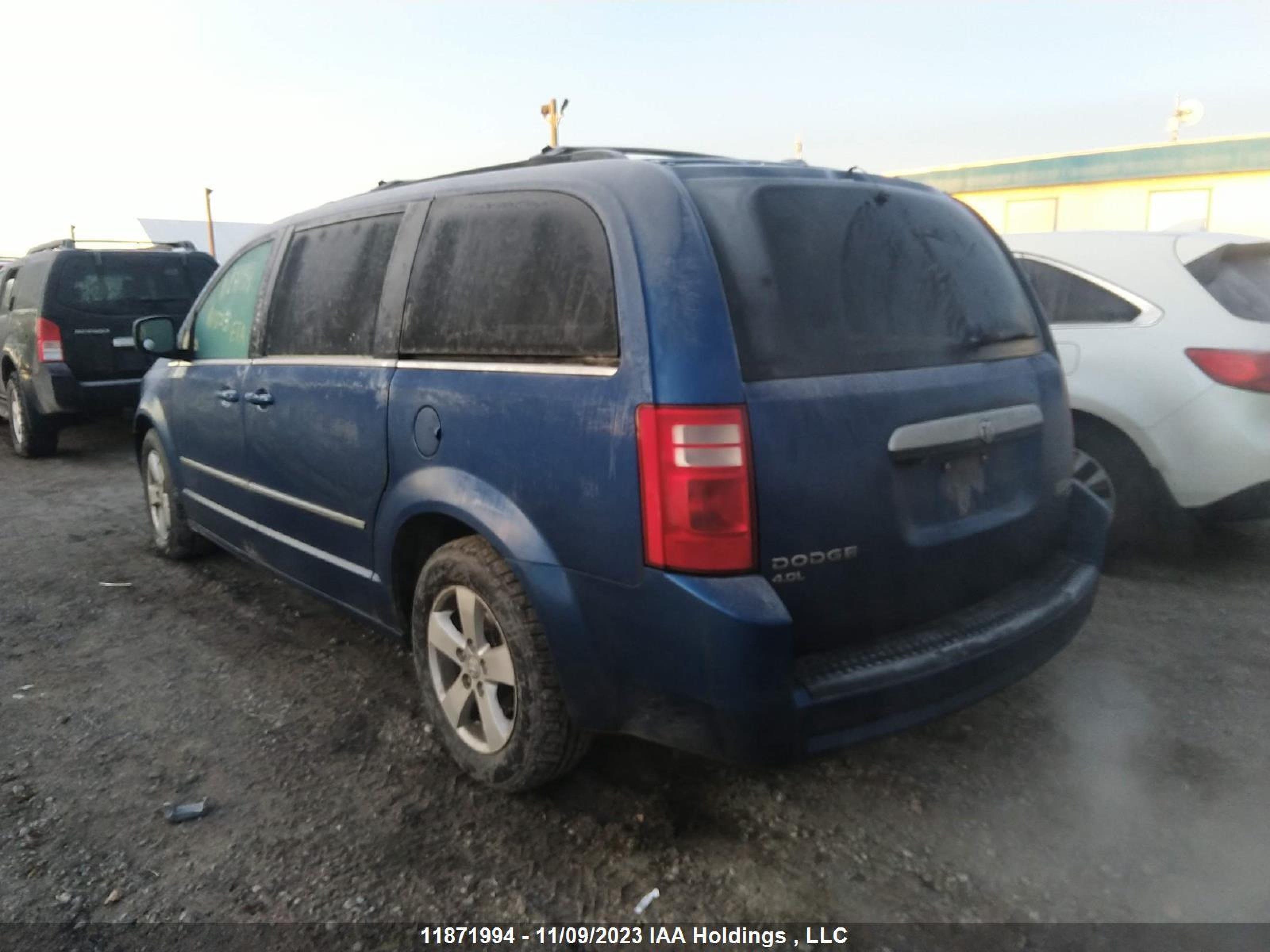 Photo 2 VIN: 2D4RN4DX2AR498705 - DODGE CARAVAN 