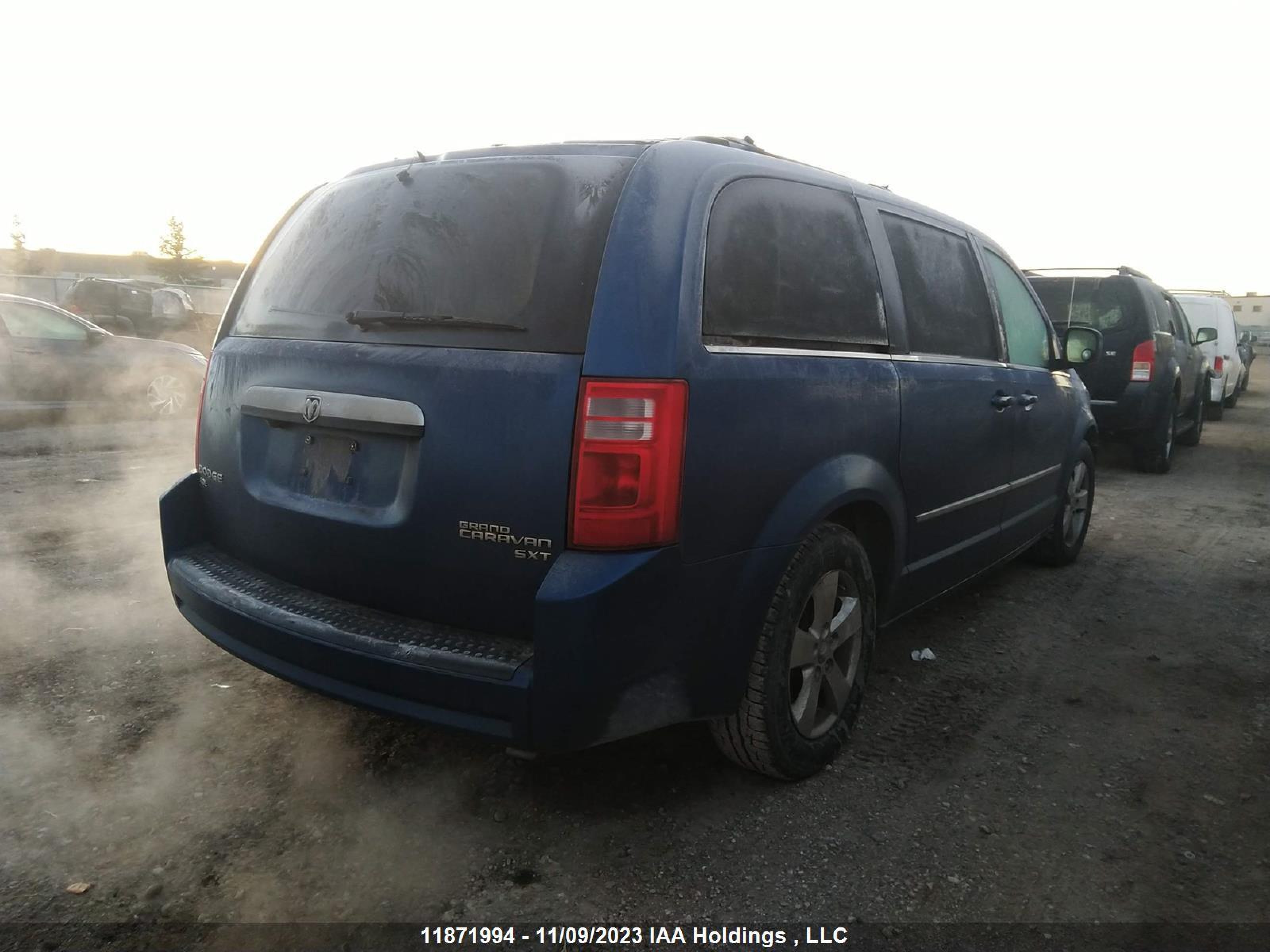 Photo 3 VIN: 2D4RN4DX2AR498705 - DODGE CARAVAN 