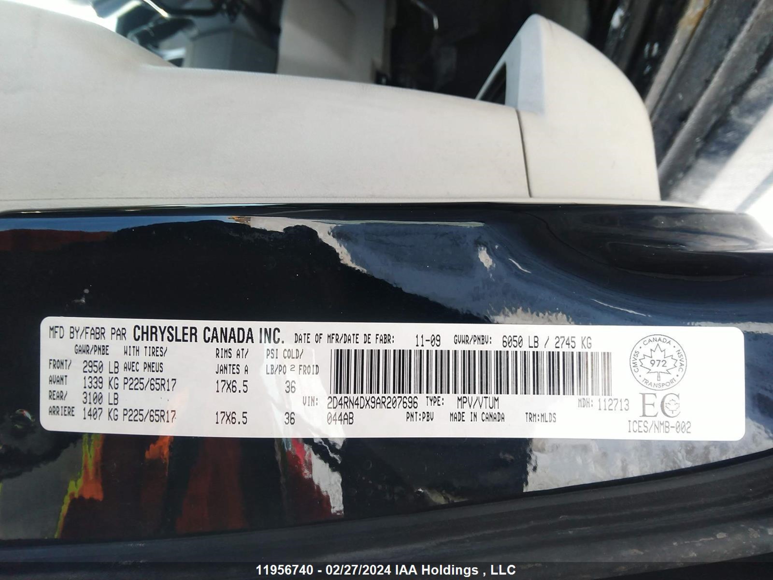 Photo 8 VIN: 2D4RN4DX9AR207696 - DODGE CARAVAN 