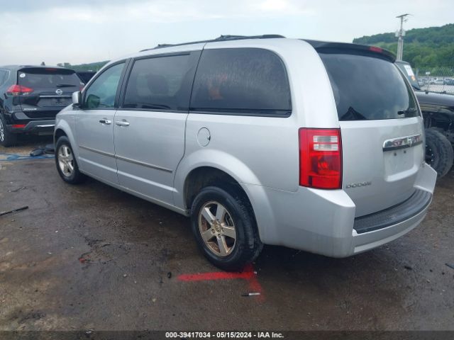 Photo 2 VIN: 2D4RN5D10AR215767 - DODGE GRAND CARAVAN 