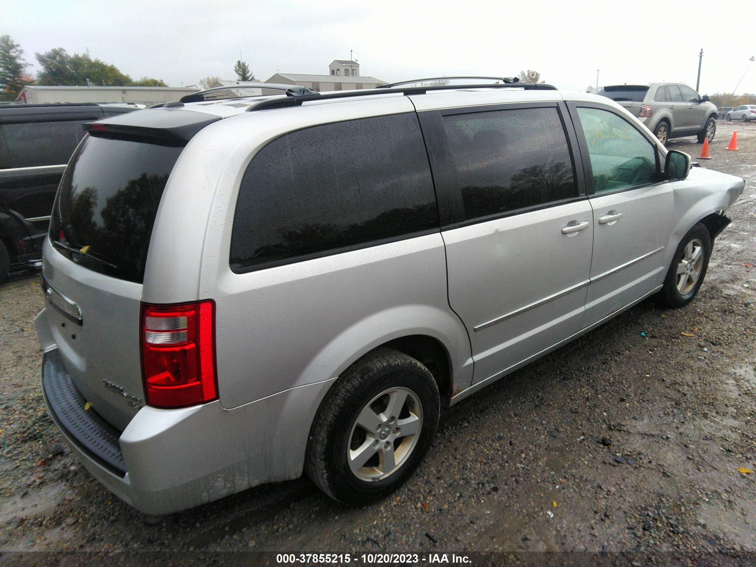 Photo 3 VIN: 2D4RN5D10AR245125 - DODGE CARAVAN 