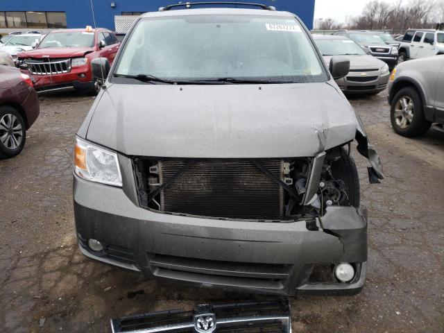 Photo 4 VIN: 2D4RN5D10AR261003 - DODGE GRAND CARA 