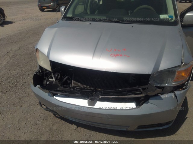 Photo 9 VIN: 2D4RN5D10AR367502 - DODGE GRAND CARAVAN 