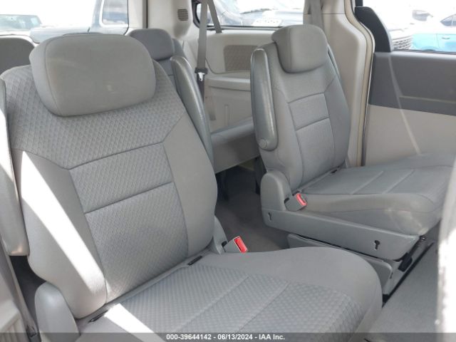 Photo 7 VIN: 2D4RN5D10AR432946 - DODGE GRAND CARAVAN 