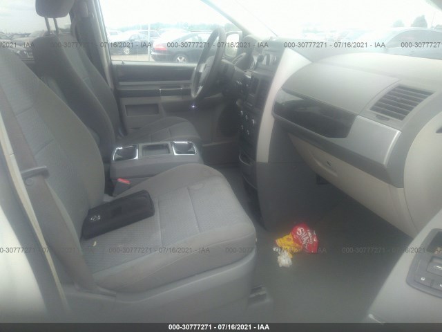 Photo 4 VIN: 2D4RN5D11AR107951 - DODGE GRAND CARAVAN 