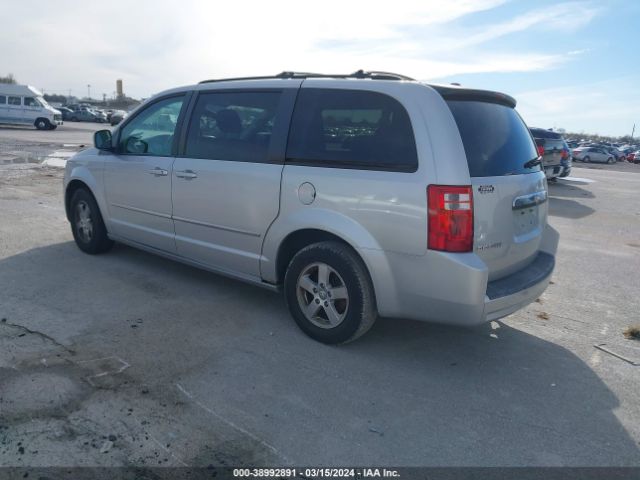 Photo 2 VIN: 2D4RN5D11AR131117 - DODGE GRAND CARAVAN 