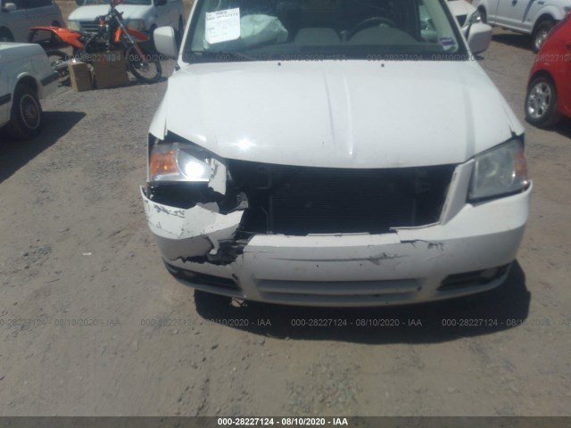 Photo 5 VIN: 2D4RN5D11AR238622 - DODGE GRAND CARAVAN 