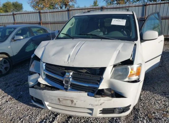 Photo 5 VIN: 2D4RN5D11AR417470 - DODGE GRAND CARAVAN 