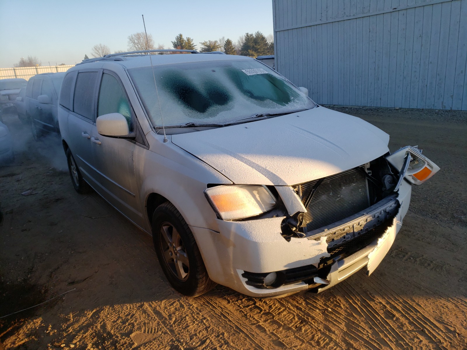 Photo 0 VIN: 2D4RN5D12AR135516 - DODGE GRAND CARA 