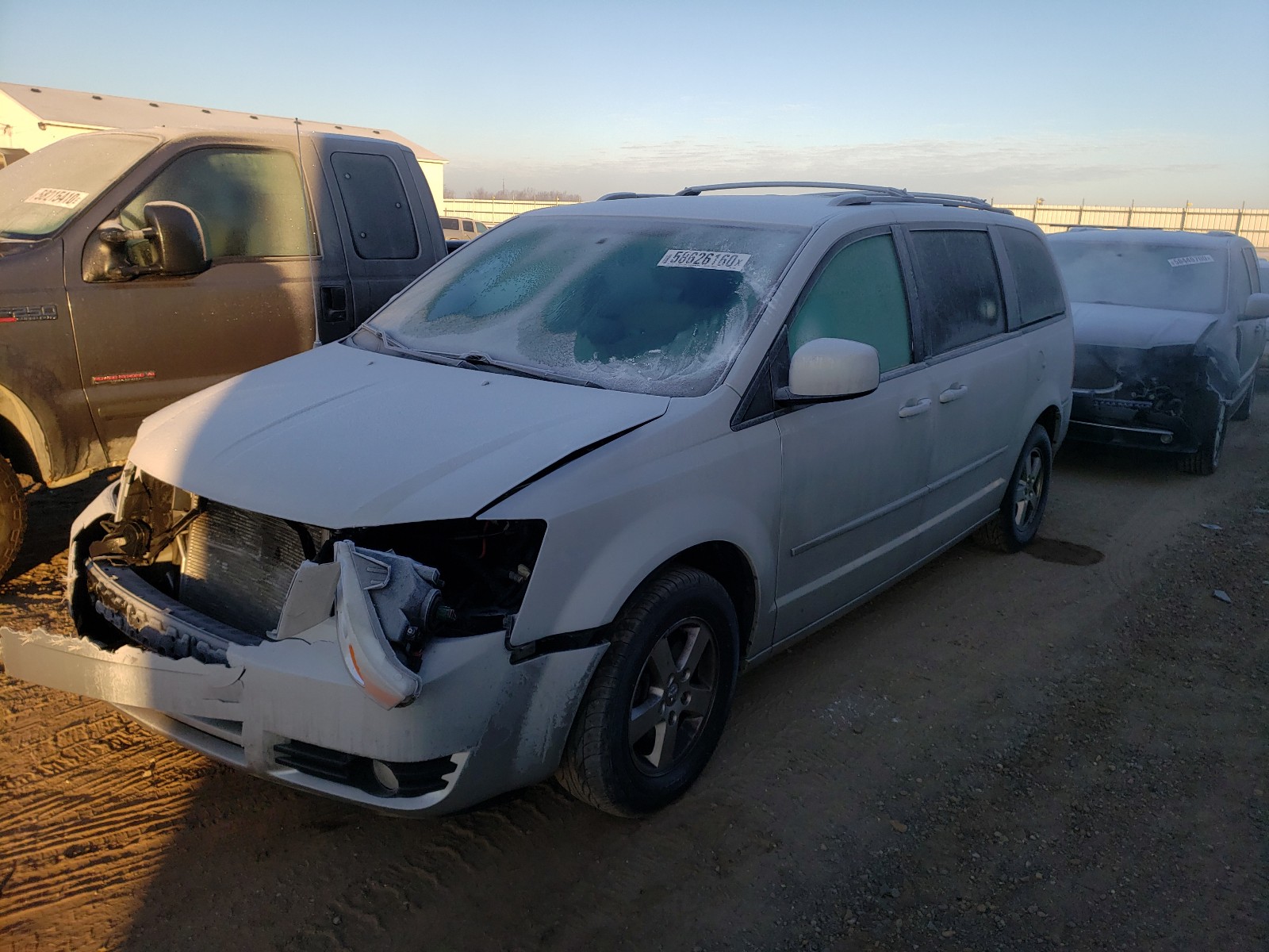 Photo 1 VIN: 2D4RN5D12AR135516 - DODGE GRAND CARA 