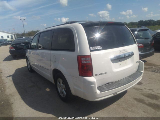 Photo 2 VIN: 2D4RN5D12AR154468 - DODGE GRAND CARAVAN 