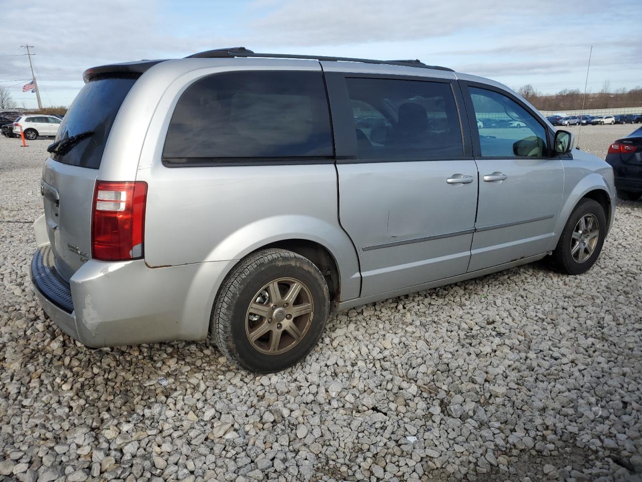 Photo 2 VIN: 2D4RN5D13AR482711 - DODGE CARAVAN 