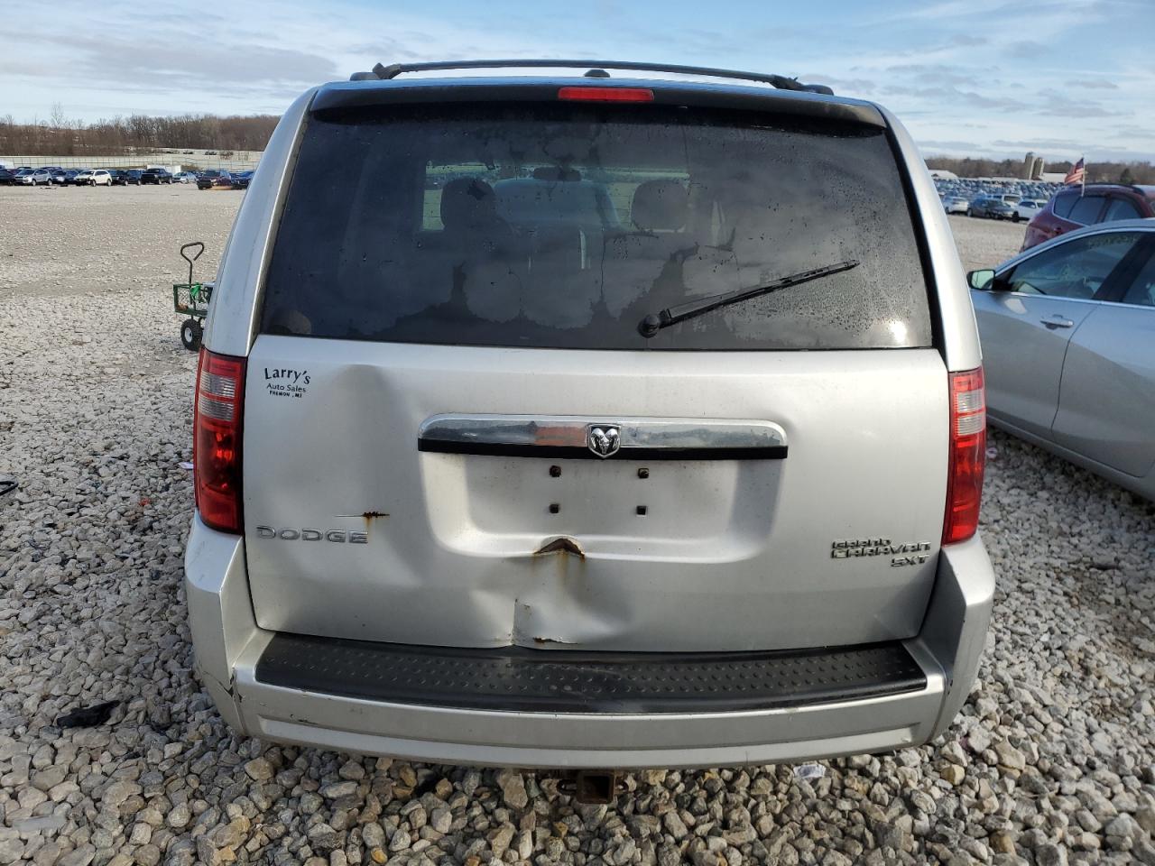 Photo 5 VIN: 2D4RN5D13AR482711 - DODGE CARAVAN 