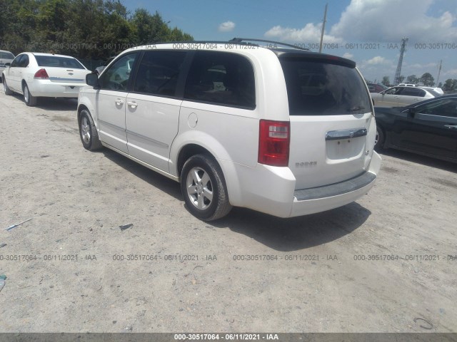 Photo 2 VIN: 2D4RN5D14AR121424 - DODGE GRAND CARAVAN 