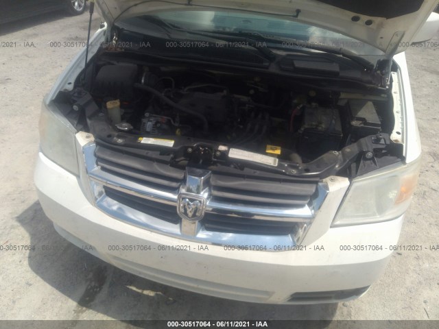 Photo 9 VIN: 2D4RN5D14AR121424 - DODGE GRAND CARAVAN 