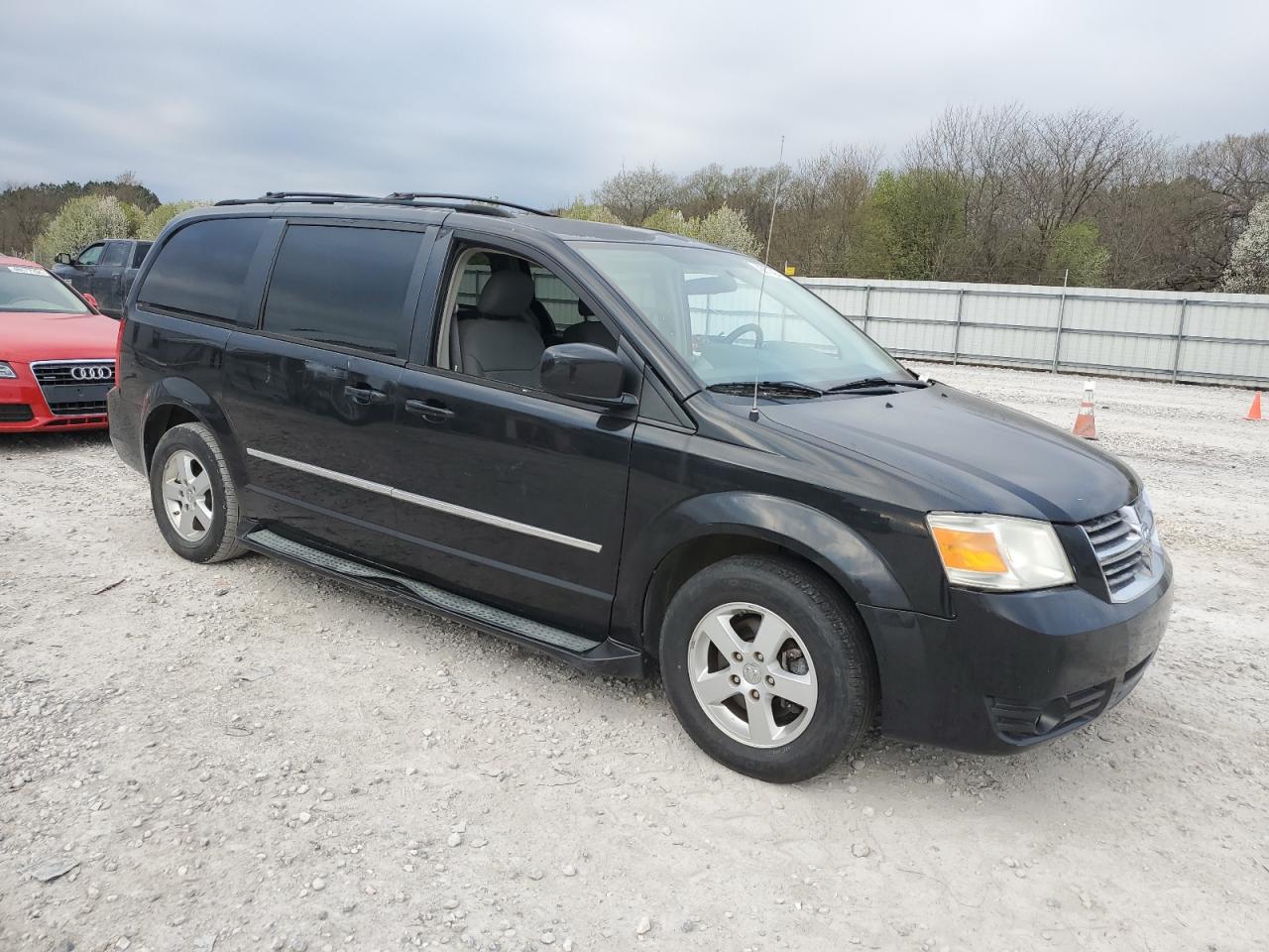 Photo 3 VIN: 2D4RN5D14AR139597 - DODGE CARAVAN 