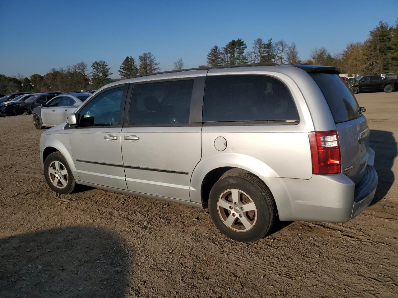 Photo 1 VIN: 2D4RN5D15AR120394 - DODGE CARAVAN 