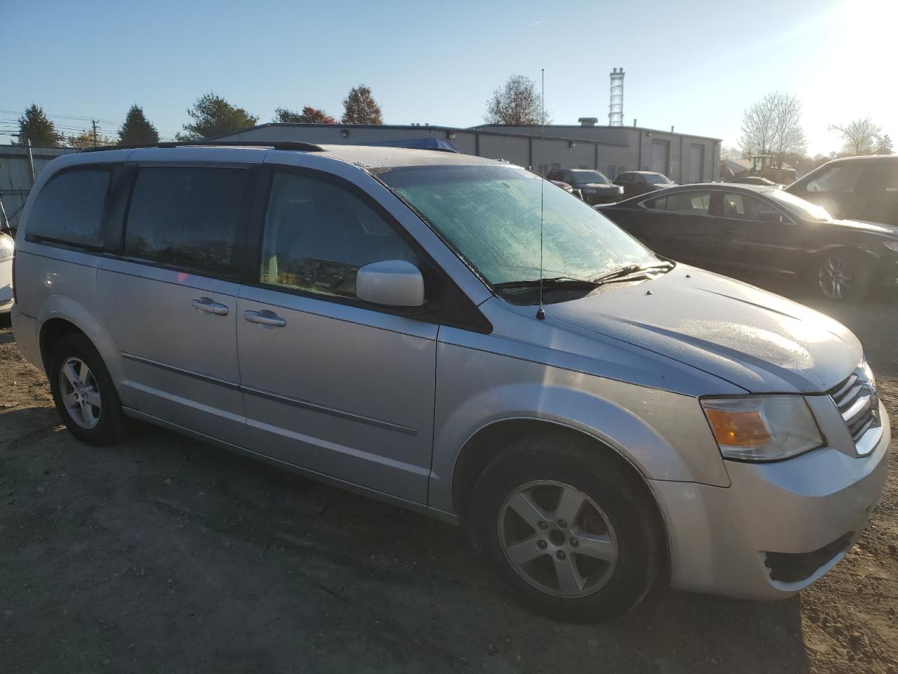 Photo 3 VIN: 2D4RN5D15AR120394 - DODGE CARAVAN 