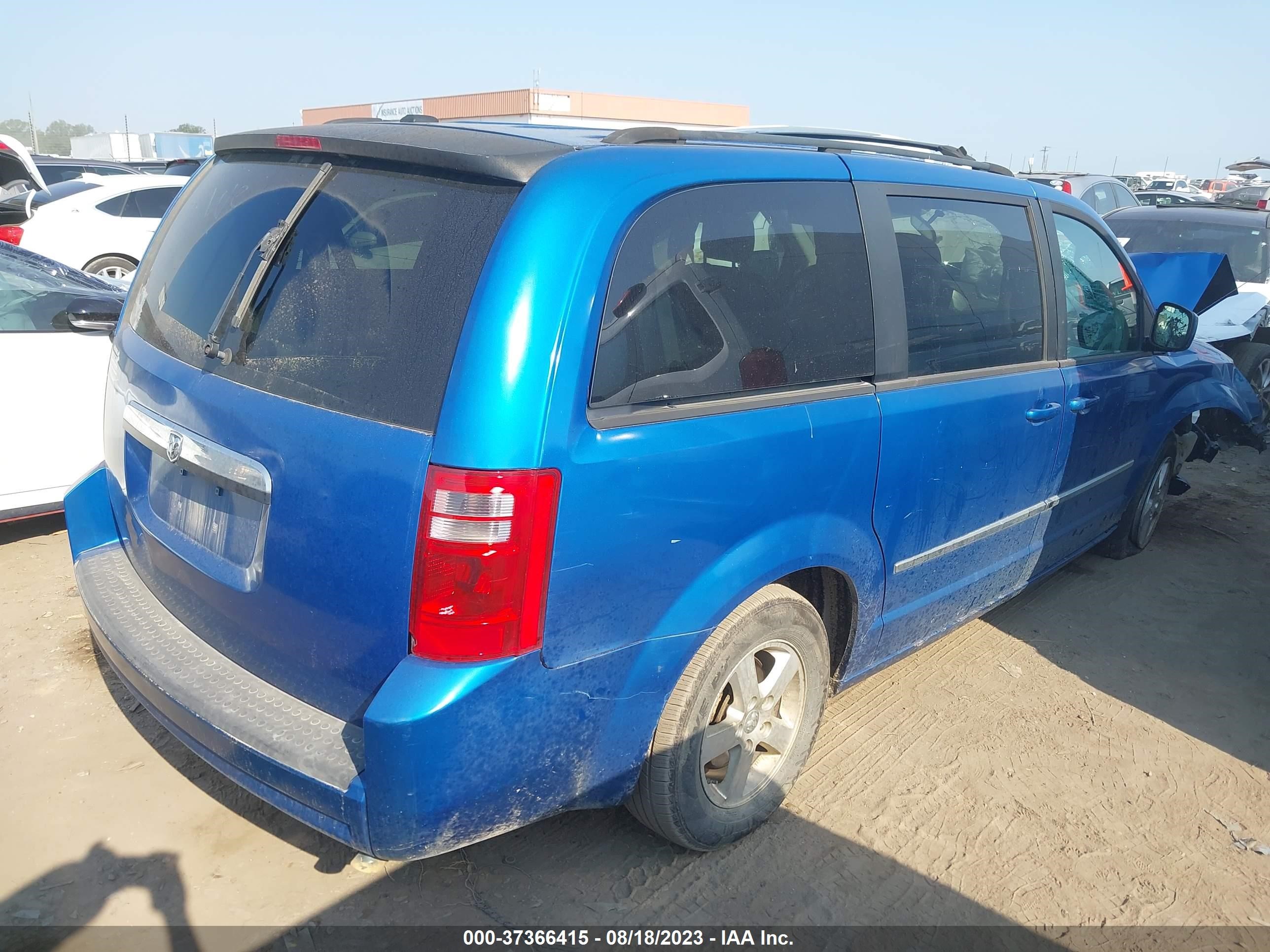 Photo 3 VIN: 2D4RN5D16AR323472 - DODGE CARAVAN 