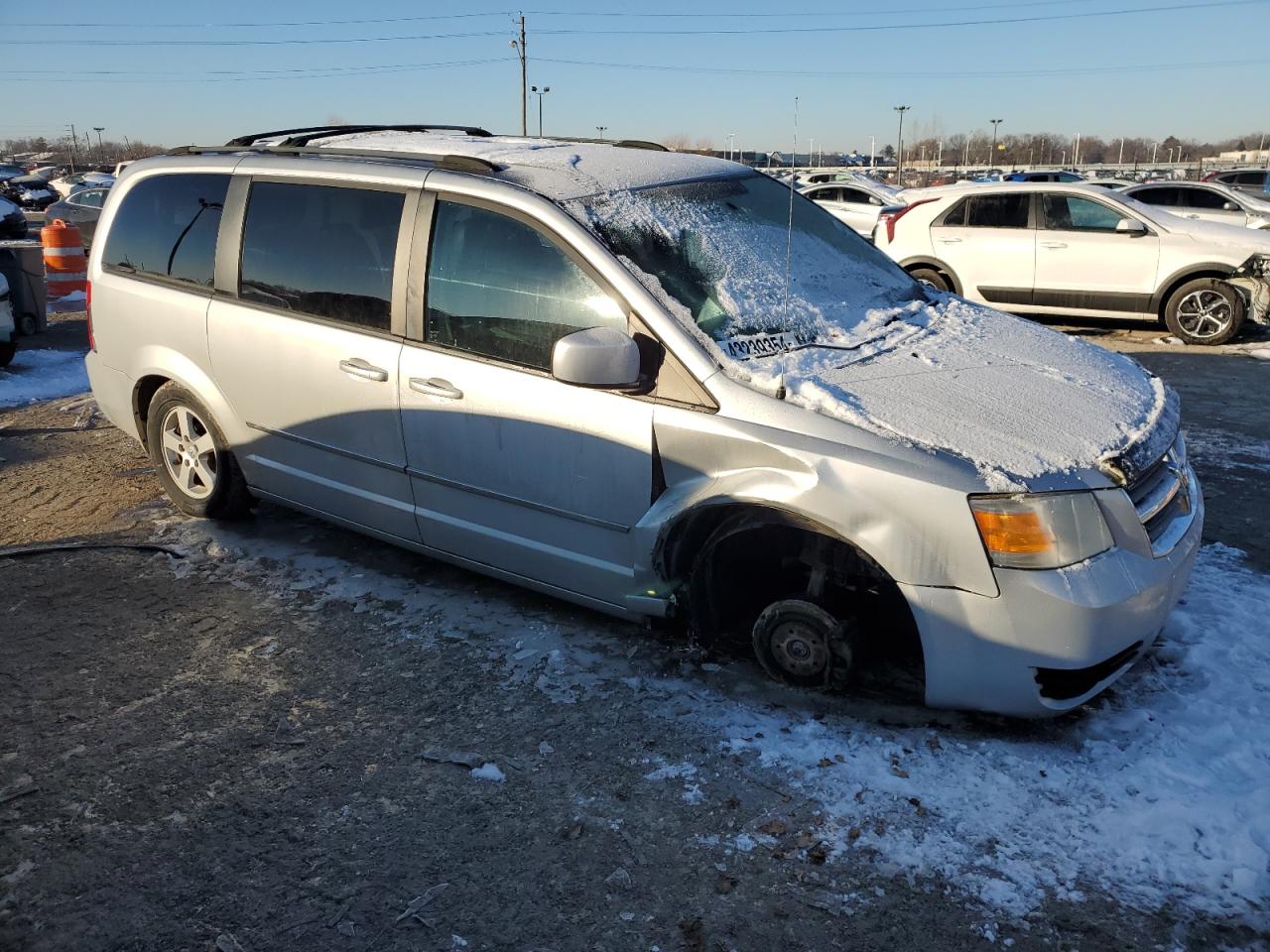 Photo 3 VIN: 2D4RN5D17AR196313 - DODGE CARAVAN 