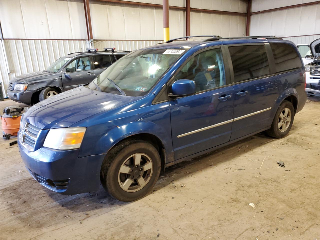 Photo 0 VIN: 2D4RN5D17AR201316 - DODGE CARAVAN 