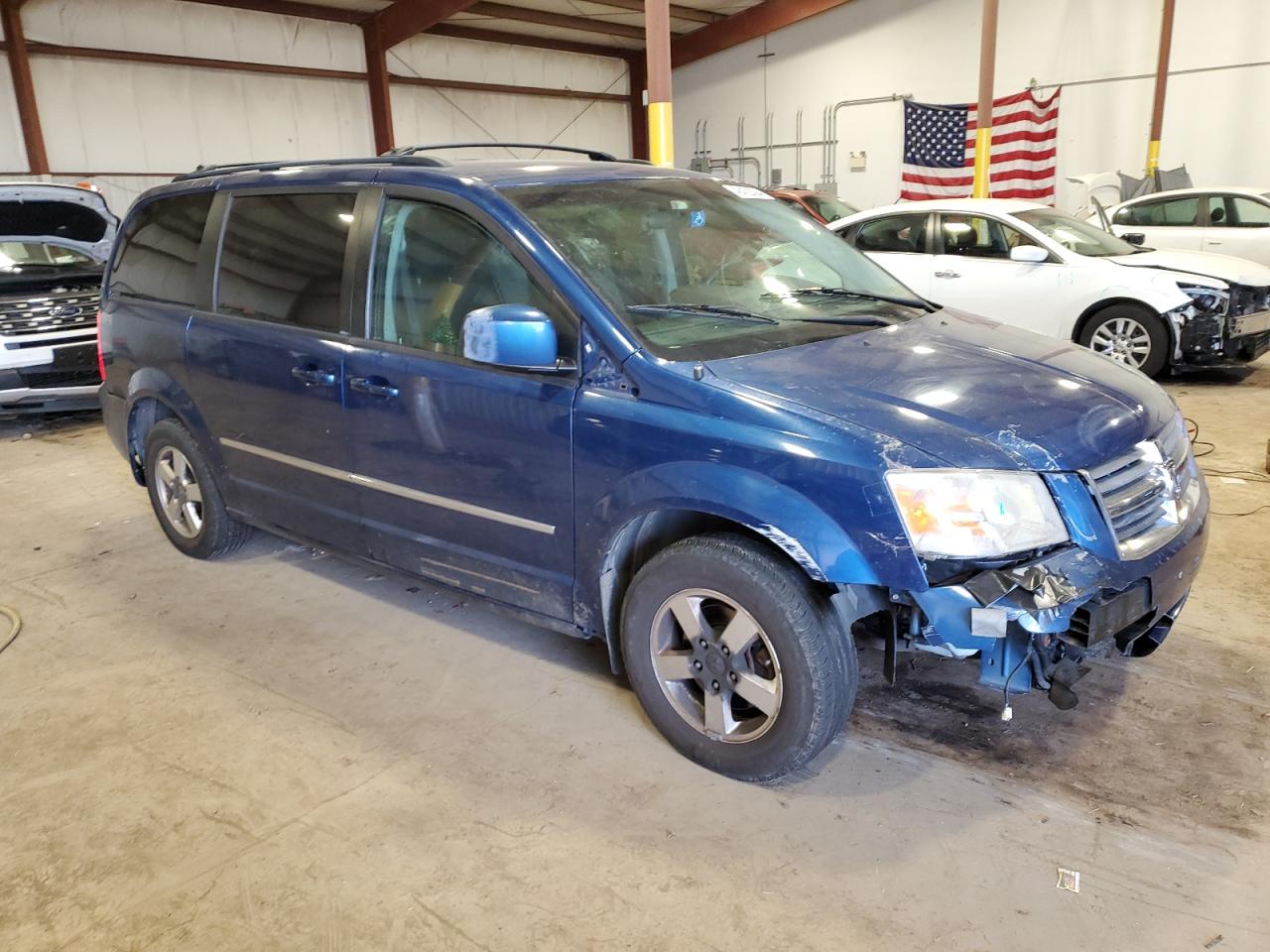 Photo 3 VIN: 2D4RN5D17AR201316 - DODGE CARAVAN 