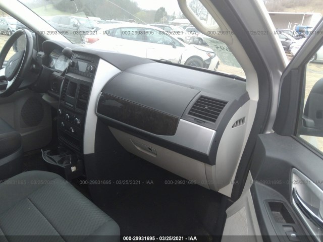 Photo 4 VIN: 2D4RN5D17AR482730 - DODGE GRAND CARAVAN 