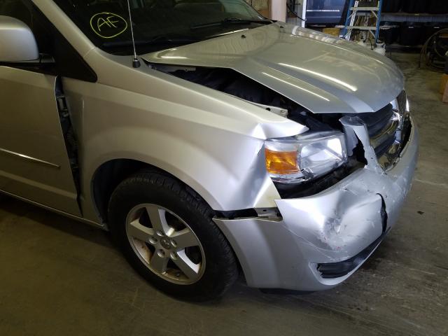 Photo 8 VIN: 2D4RN5D17AR483523 - DODGE GRAND CARAVAN 